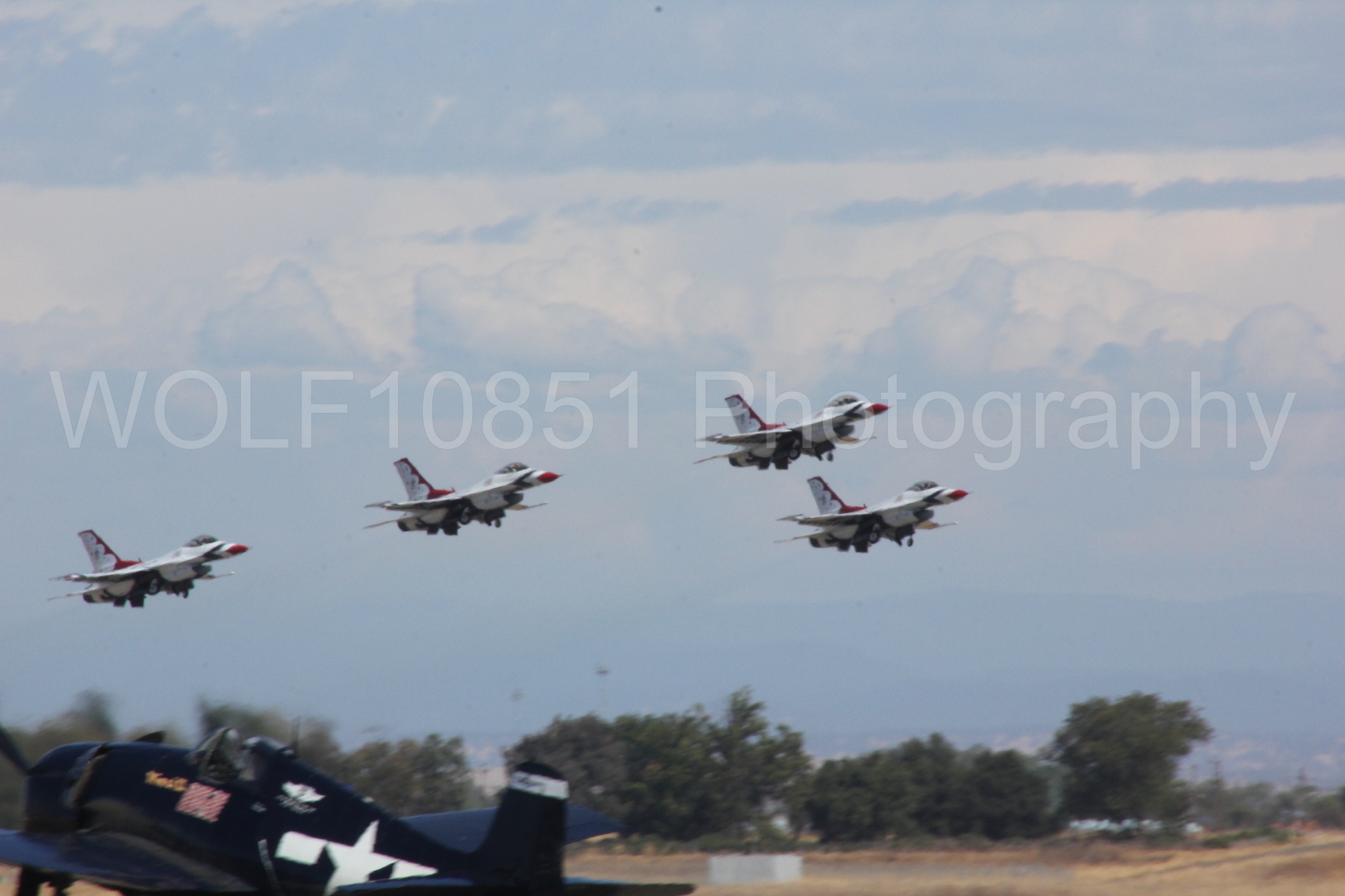 Aviation photography by WOLF10851 featuring F-16 Fighting Falcon, Thunderbirds, Red White and Blue, California Capital Airshow 2012.
