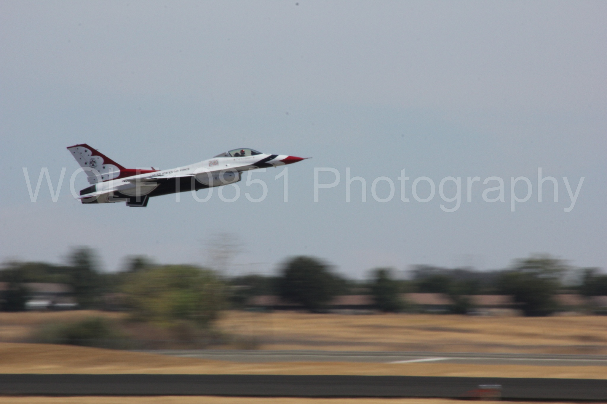 Aviation photography by WOLF10851 featuring F-16 Fighting Falcon, Thunderbirds, Red White and Blue, California Capital Airshow 2012.