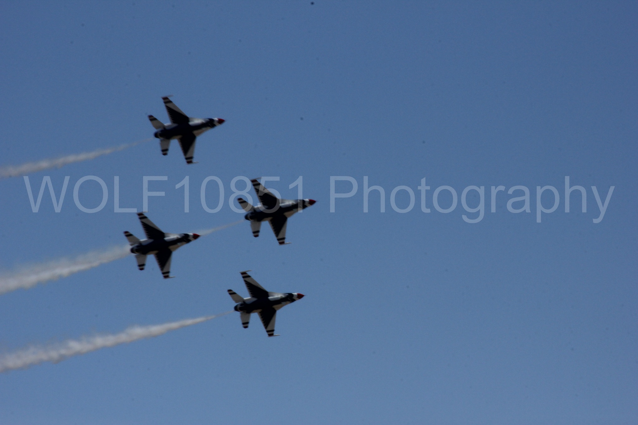 Aviation photography by WOLF10851 featuring F-16 Fighting Falcon, Thunderbirds, Red White and Blue, California Capital Airshow 2012.