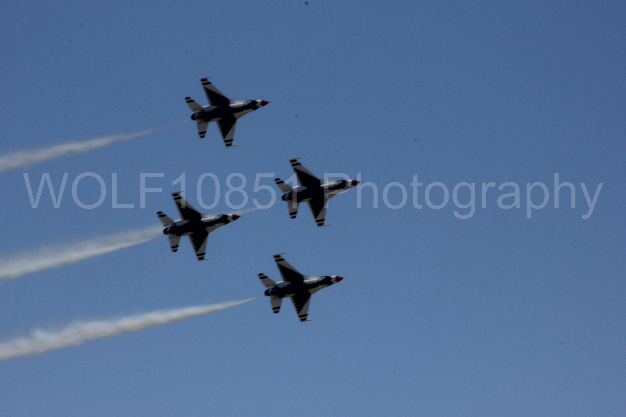 Aviation photography by WOLF10851 featuring F-16 Fighting Falcon, Thunderbirds, Red White and Blue, California Capital Airshow 2012.