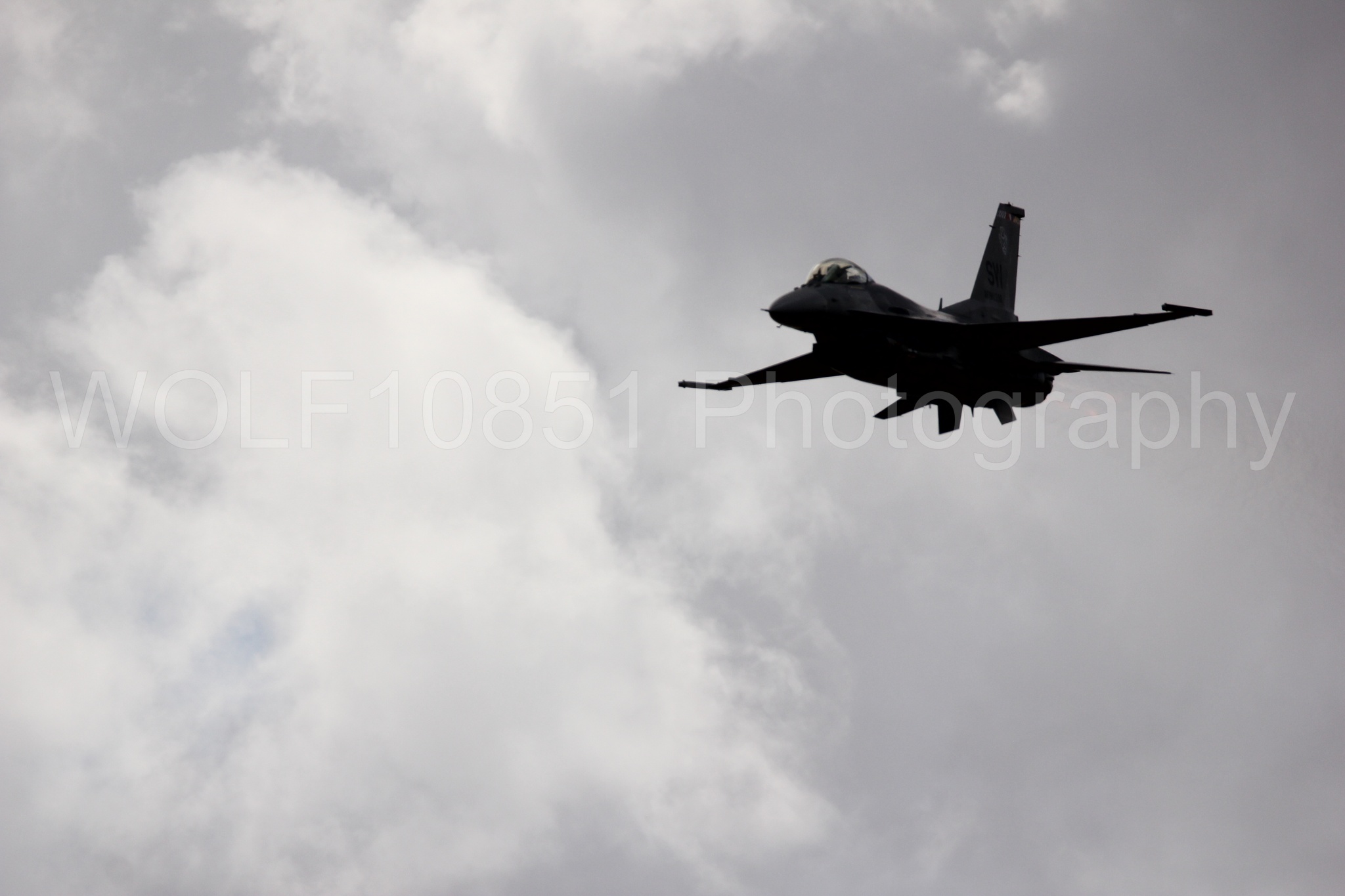 Aviation photography by WOLF10851 featuring F-16 Fighting Falcon, California Capital Airshow 2016, Viper Demonstration Team.