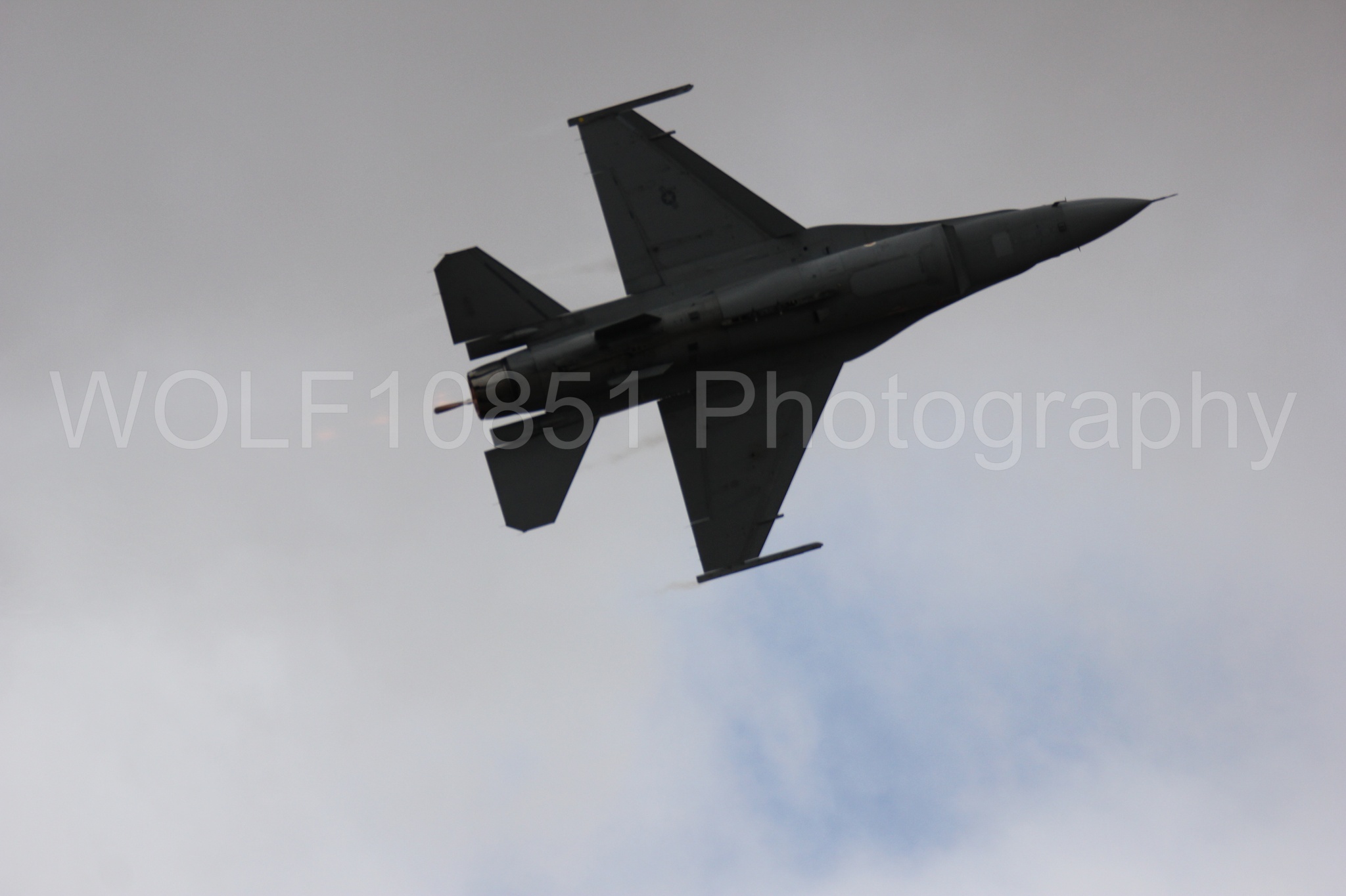 Aviation photography by WOLF10851 featuring F-16 Fighting Falcon, California Capital Airshow 2016, Viper Demonstration Team.