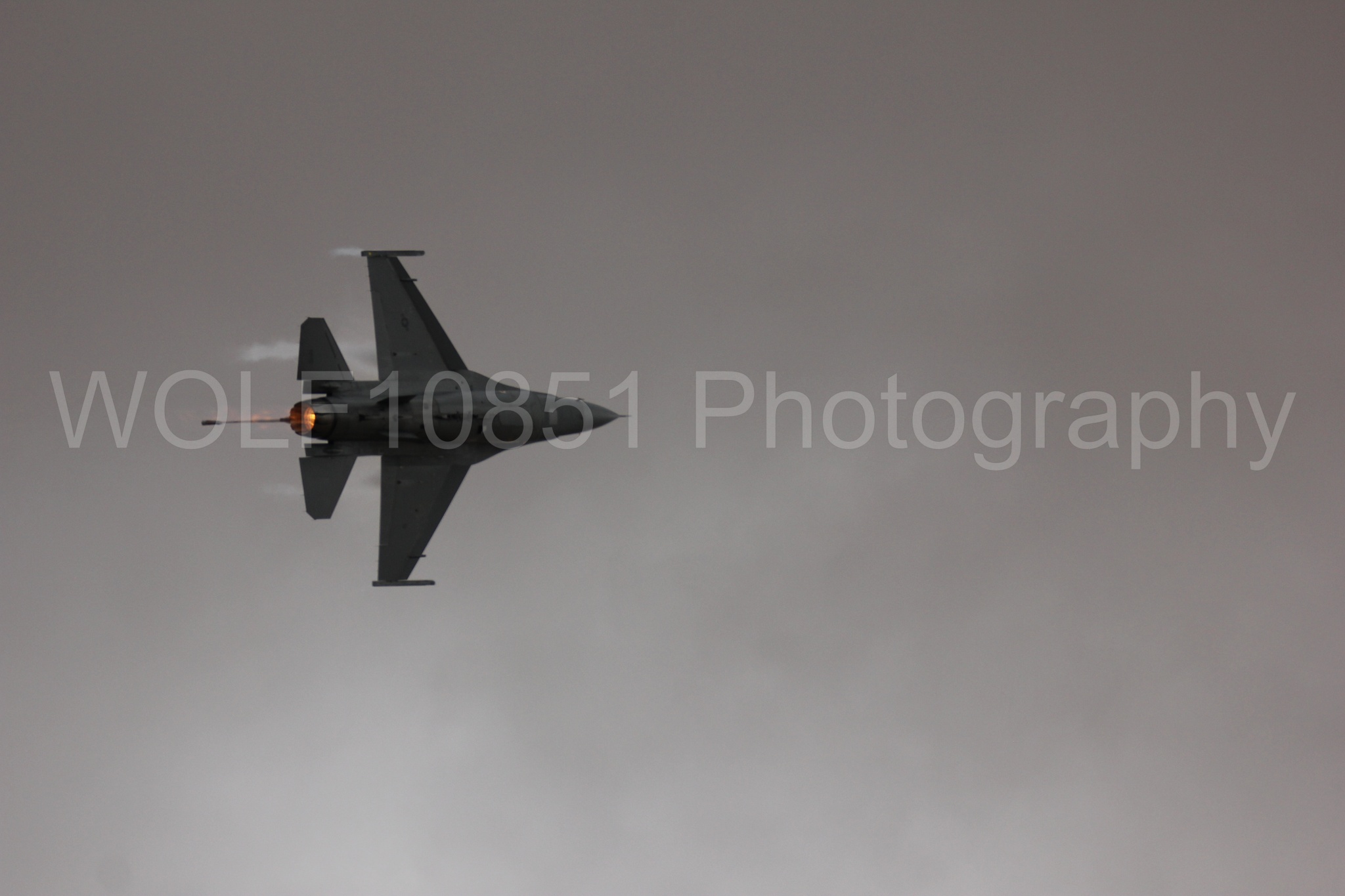 Aviation photography by WOLF10851 featuring F-16 Fighting Falcon, California Capital Airshow 2016, Viper Demonstration Team.