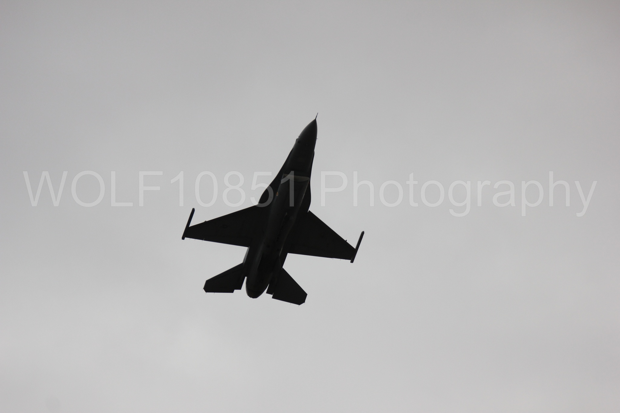 Aviation photography by WOLF10851 featuring F-16 Fighting Falcon, California Capital Airshow 2016, Viper Demonstration Team.