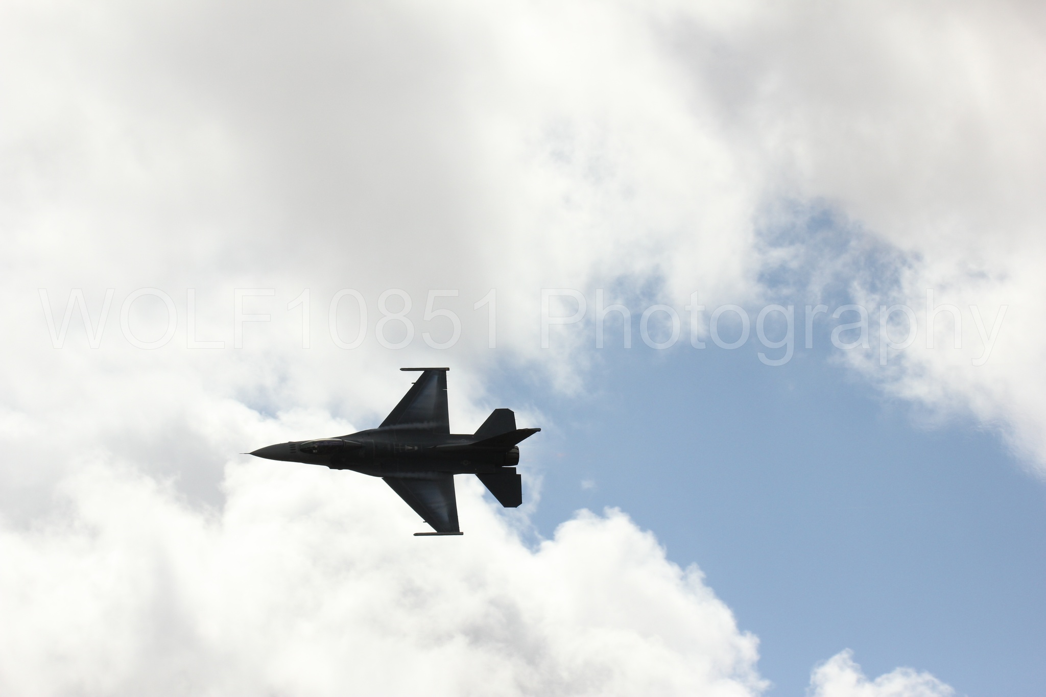 Aviation photography by WOLF10851 featuring F-16 Fighting Falcon, California Capital Airshow 2016, Viper Demonstration Team.