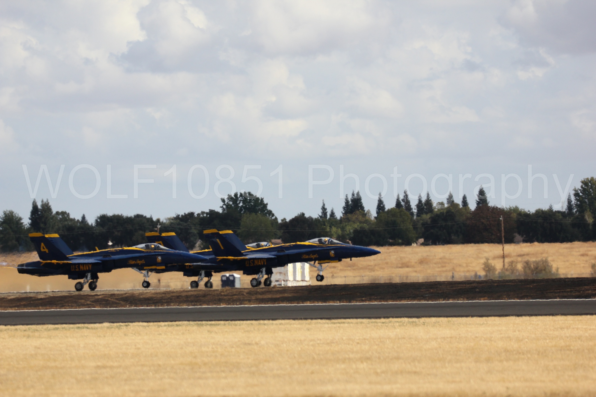 Aviation photography by WOLF10851 featuring F-18 Hornet, Blue Angels, California Capital Airshow 2016, Blue and Gold.