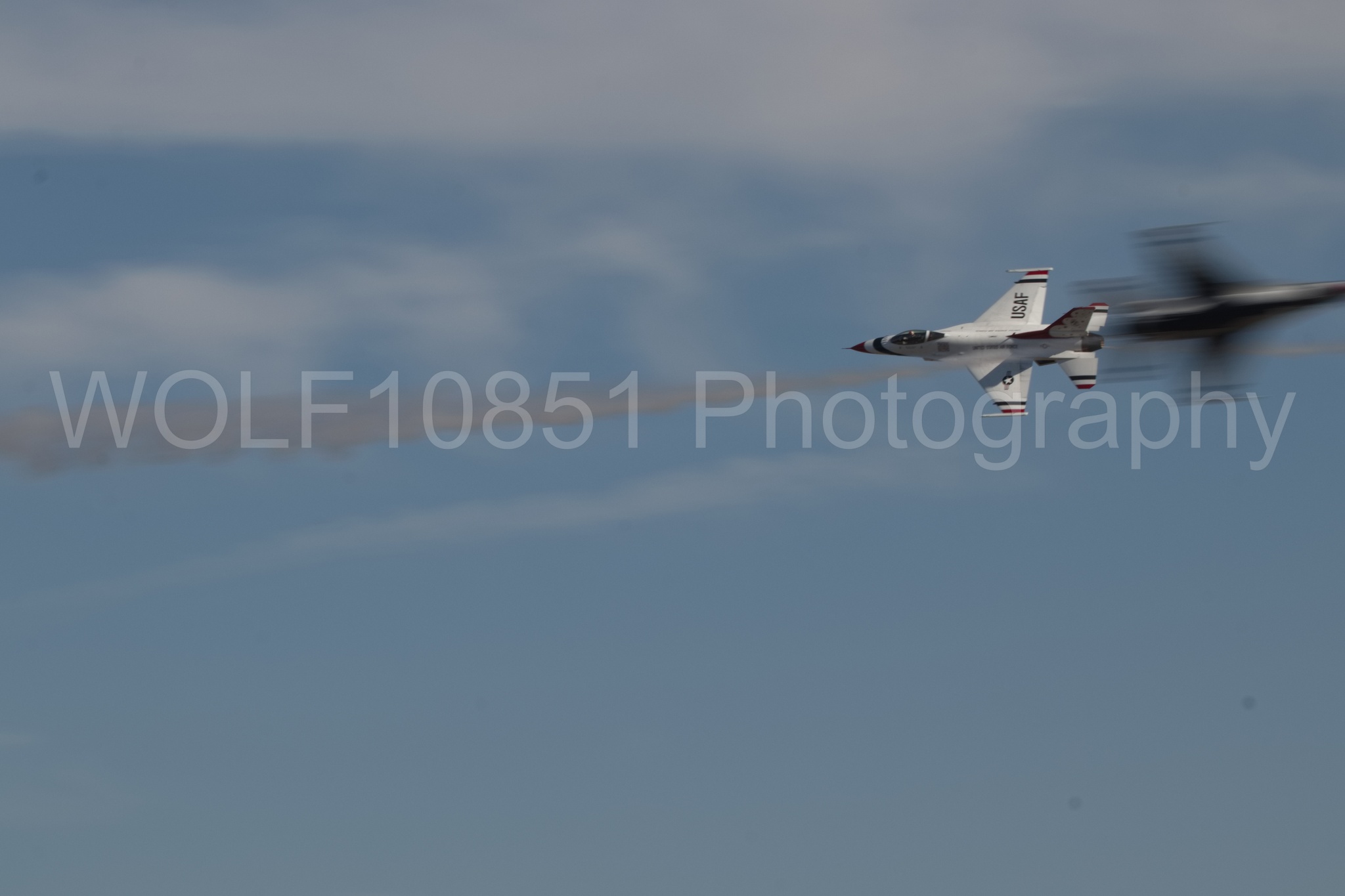 Aviation photography by WOLF10851 featuring F-16 Fighting Falcon, Thunderbirds, Red White and Blue, California Capital Airshow 2018.