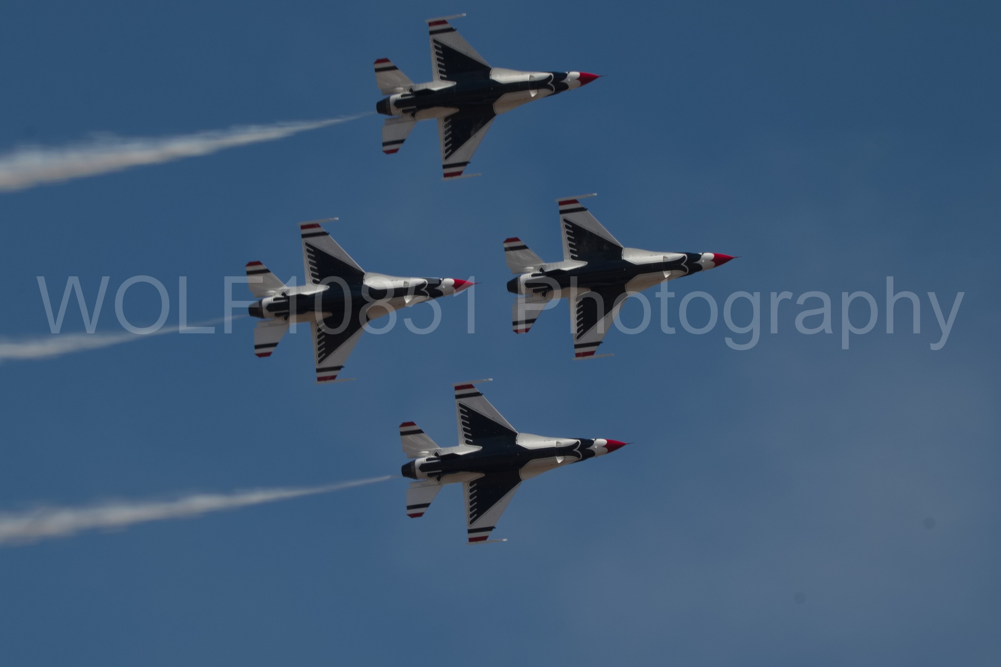 Aviation photography by WOLF10851 featuring F-16 Fighting Falcon, Thunderbirds, Red White and Blue, California Capital Airshow 2018.