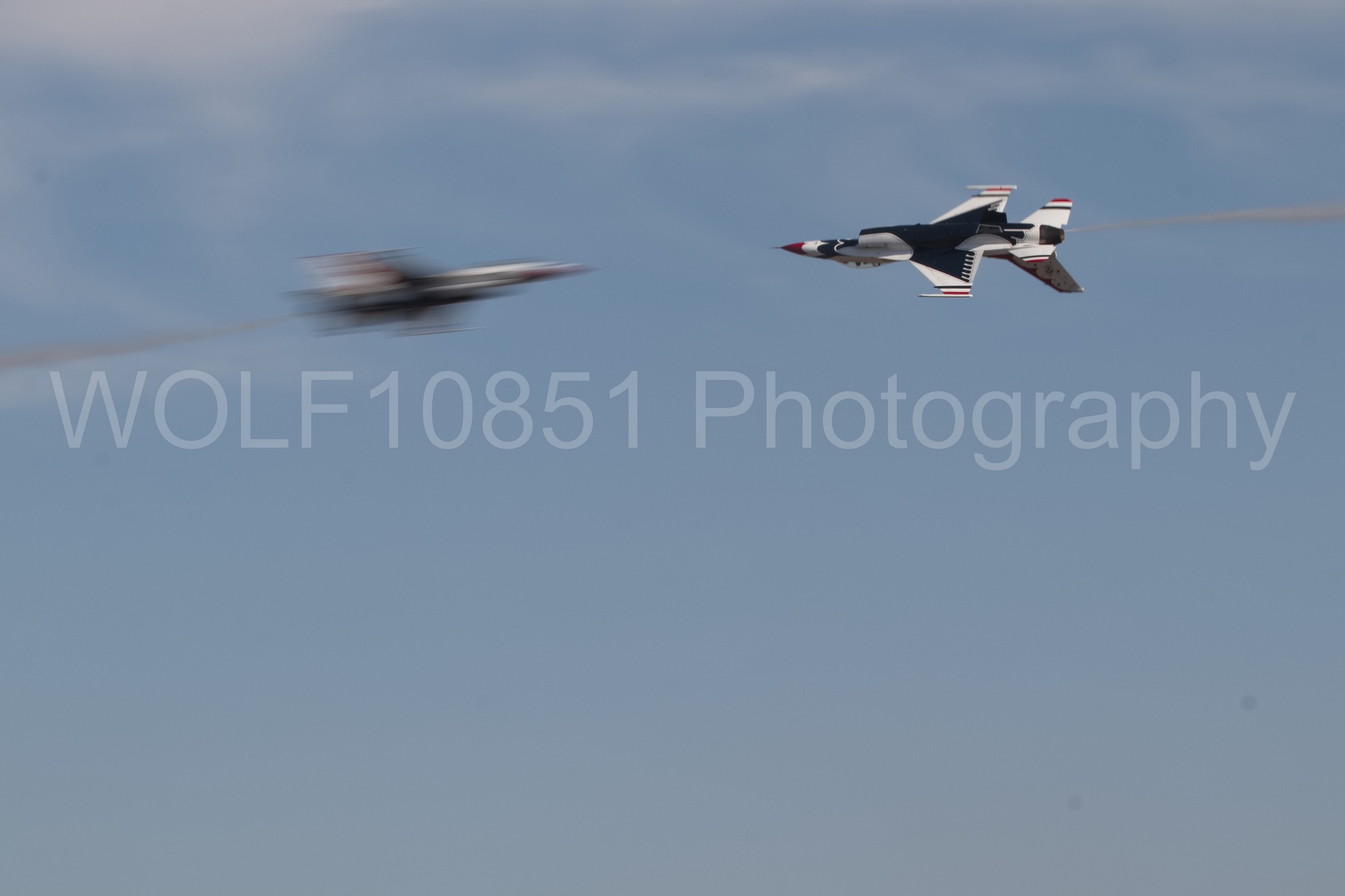 Aviation photography by WOLF10851 featuring F-16 Fighting Falcon, Thunderbirds, Red White and Blue, California Capital Airshow 2018.