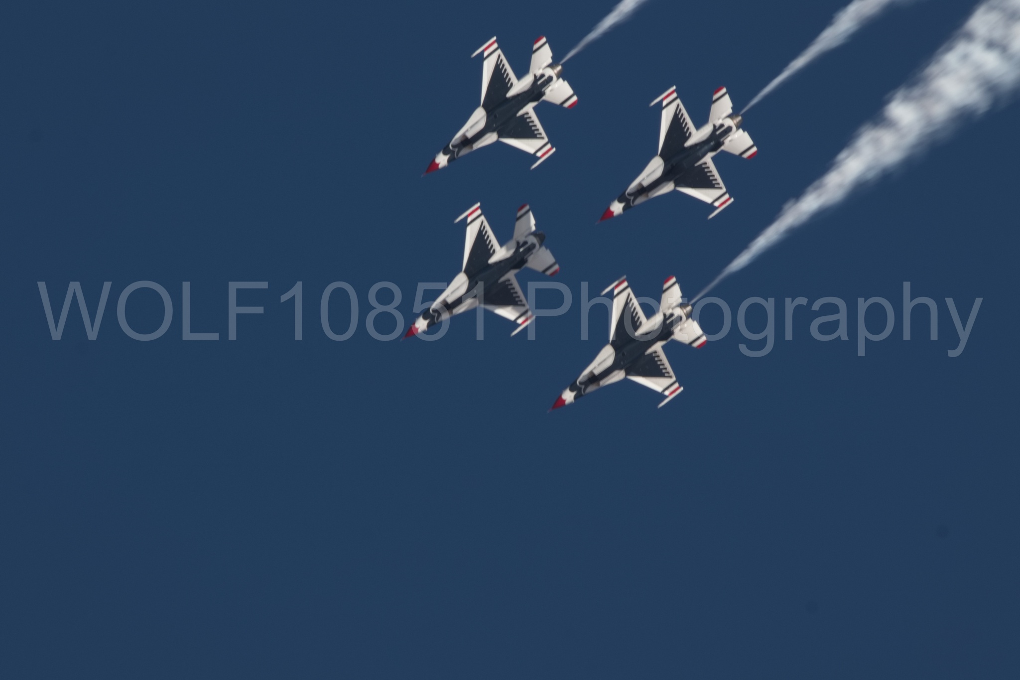 Aviation photography by WOLF10851 featuring F-16 Fighting Falcon, Thunderbirds, Red White and Blue, California Capital Airshow 2018.