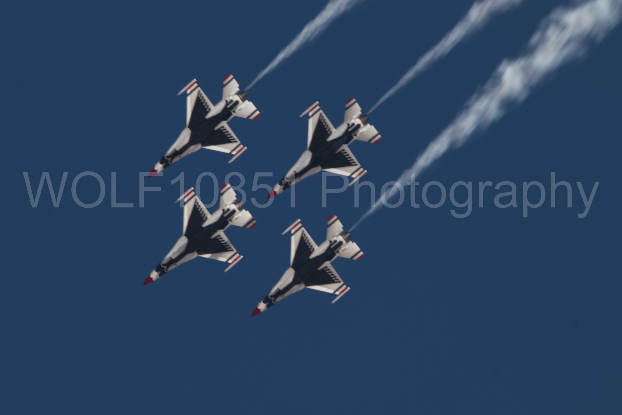 Aviation photography by WOLF10851 featuring F-16 Fighting Falcon, Thunderbirds, Red White and Blue, California Capital Airshow 2018.