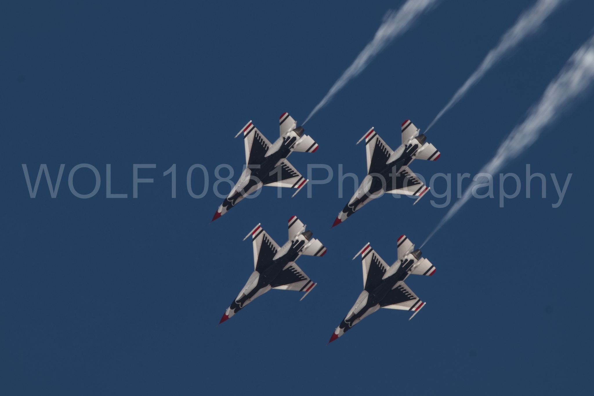 Aviation photography by WOLF10851 featuring F-16 Fighting Falcon, Thunderbirds, Red White and Blue, California Capital Airshow 2018.