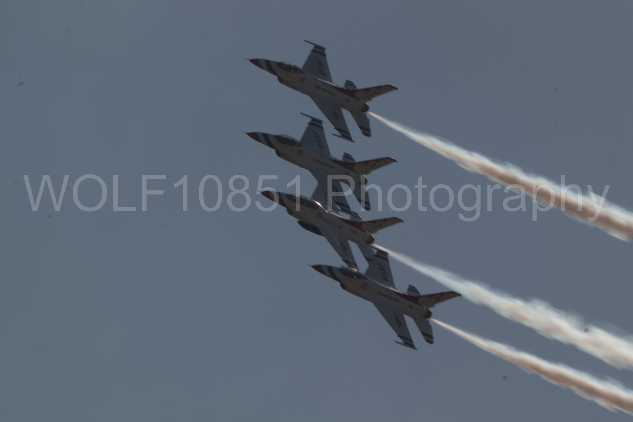 Aviation photography by WOLF10851 featuring F-16 Fighting Falcon, Thunderbirds, Red White and Blue, California Capital Airshow 2018.
