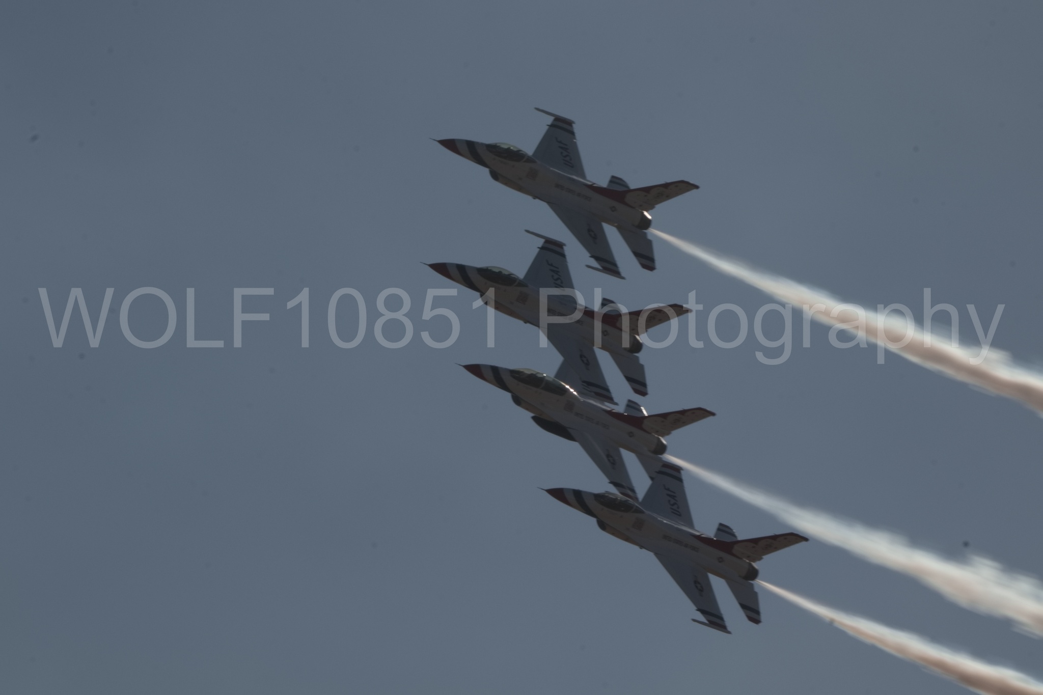Aviation photography by WOLF10851 featuring F-16 Fighting Falcon, Thunderbirds, Red White and Blue, California Capital Airshow 2018.