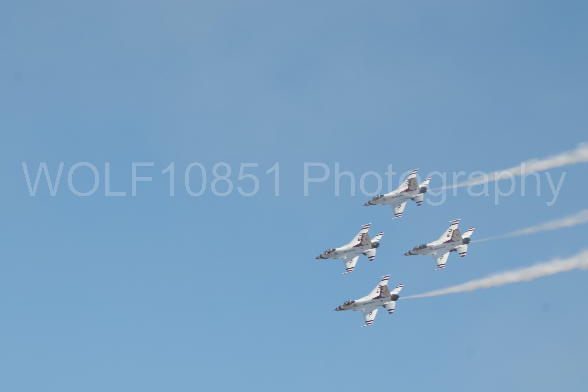 Aviation photography by WOLF10851 featuring F-16 Fighting Falcon, Thunderbirds, Red White and Blue, California Capital Airshow 2018.