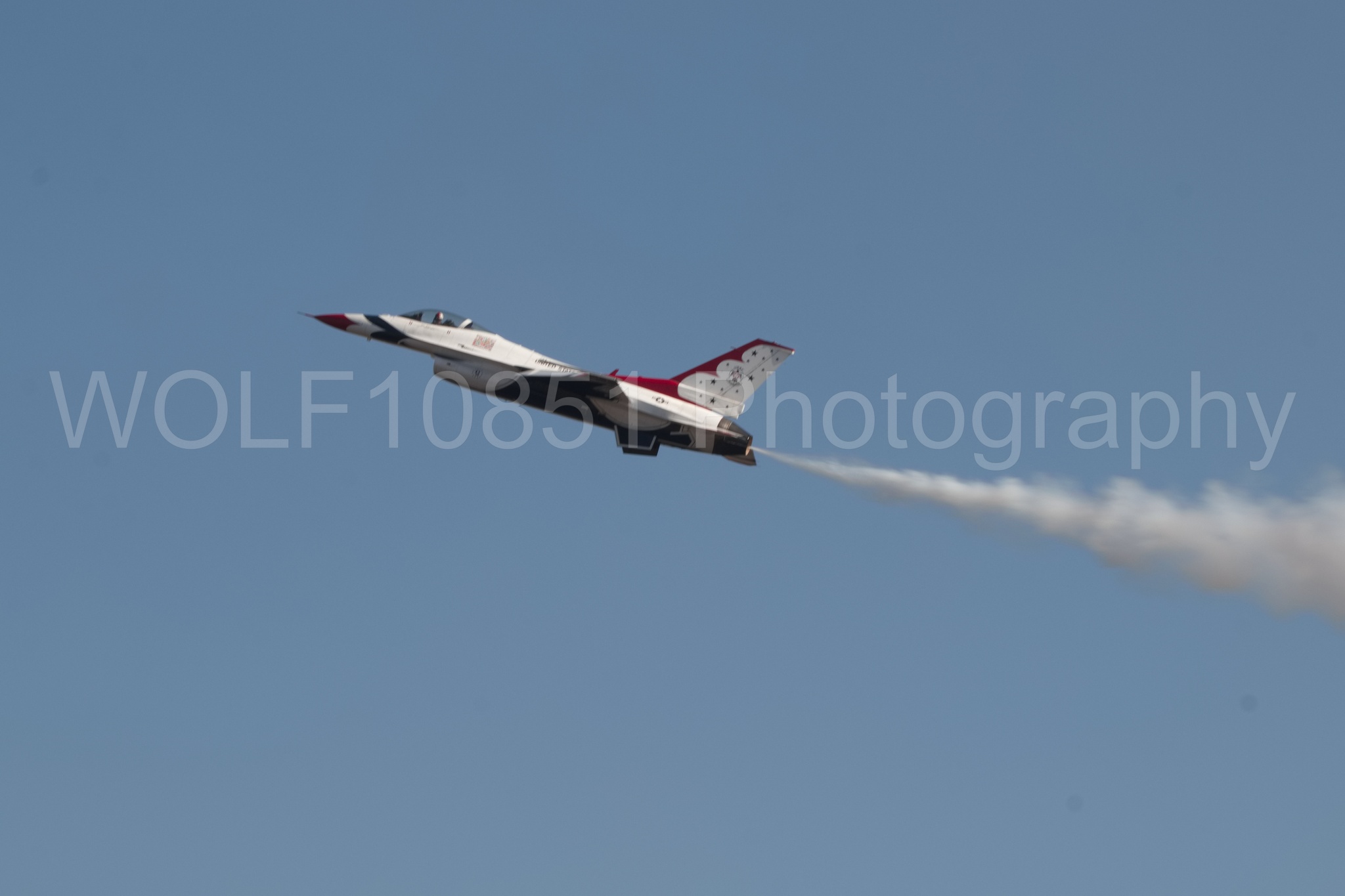 Aviation photography by WOLF10851 featuring F-16 Fighting Falcon, Thunderbirds, Red White and Blue, California Capital Airshow 2018.