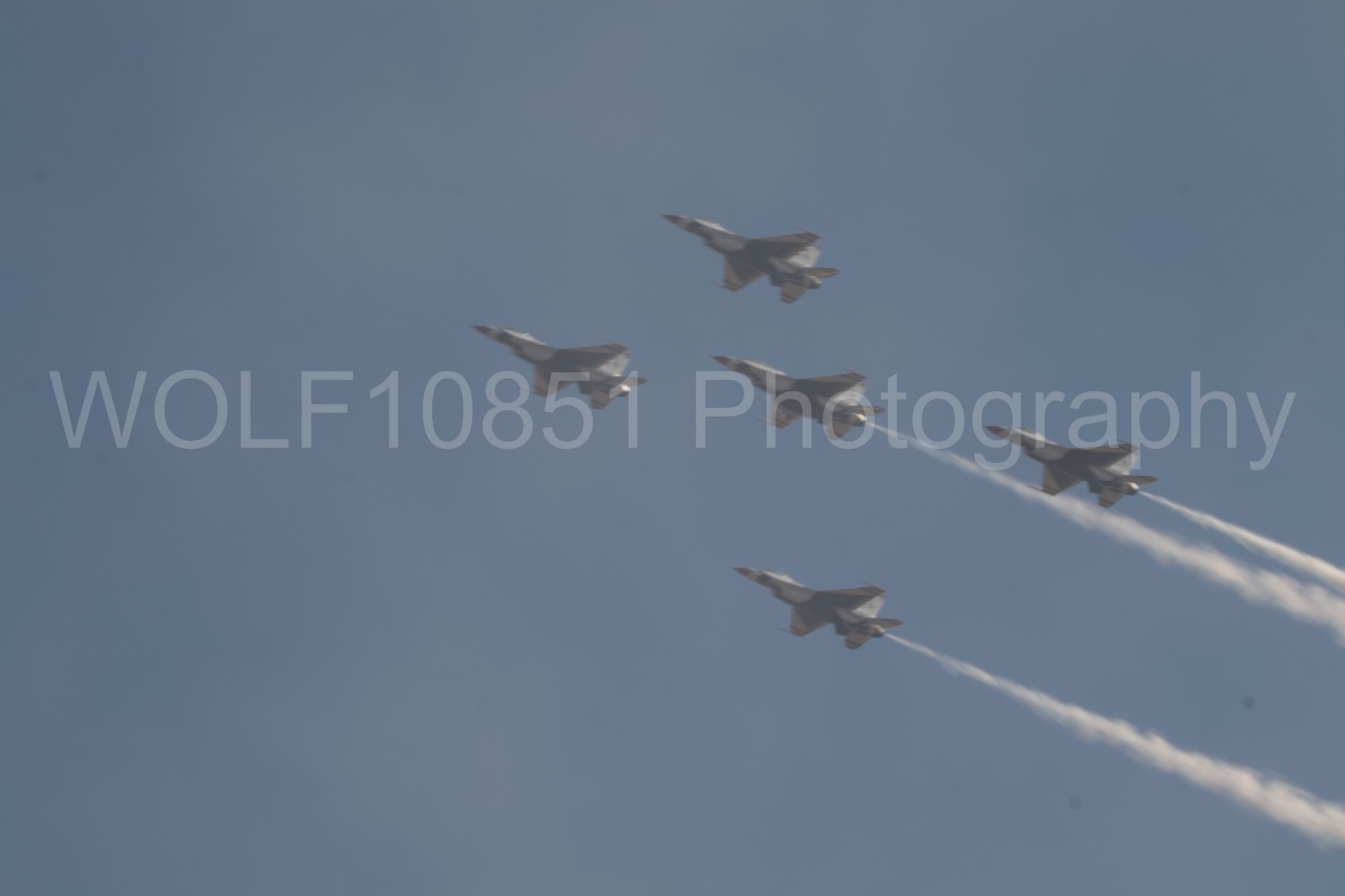 Aviation photography by WOLF10851 featuring F-16 Fighting Falcon, Thunderbirds, Red White and Blue, California Capital Airshow 2018.