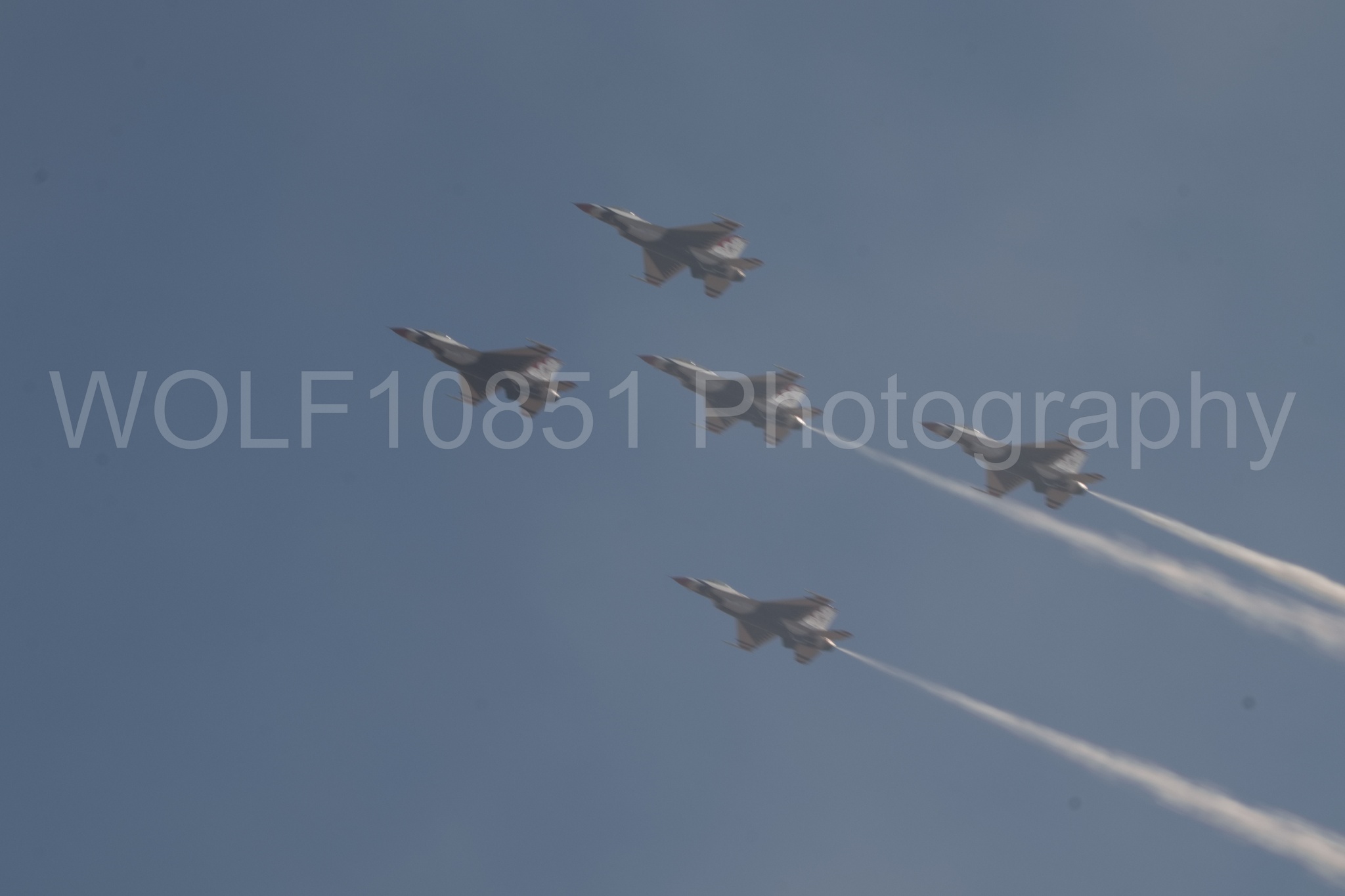 Aviation photography by WOLF10851 featuring F-16 Fighting Falcon, Thunderbirds, Red White and Blue, California Capital Airshow 2018.