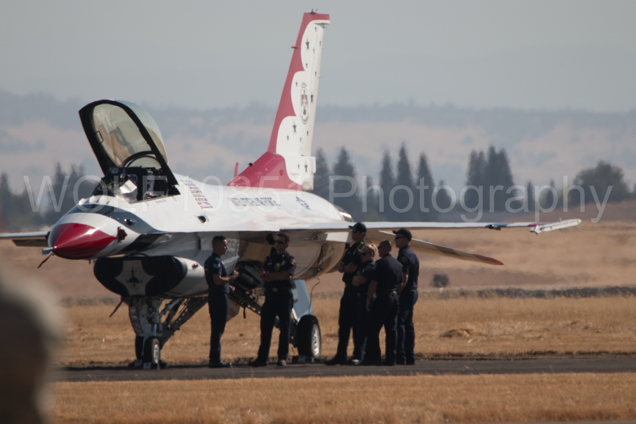 Aviation photography by WOLF10851 featuring F-16 Fighting Falcon, Thunderbirds, Red White and Blue, Static Display, California Capital Airshow 2018.