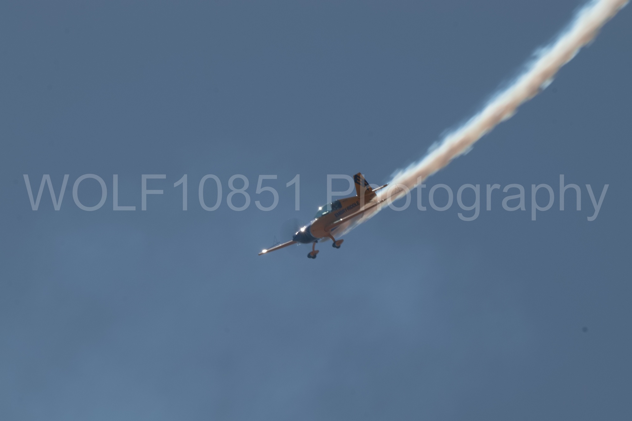 Aviation photography by WOLF10851 featuring California Capital Airshow 2018, Extra 300s, Matt Chapman, Embry Riddle.