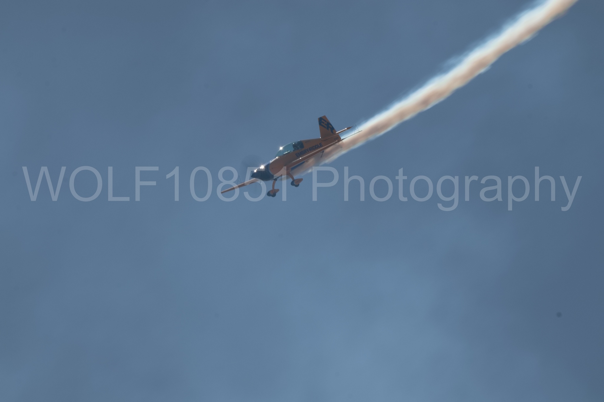 Aviation photography by WOLF10851 featuring California Capital Airshow 2018, Extra 300s, Matt Chapman, Embry Riddle.