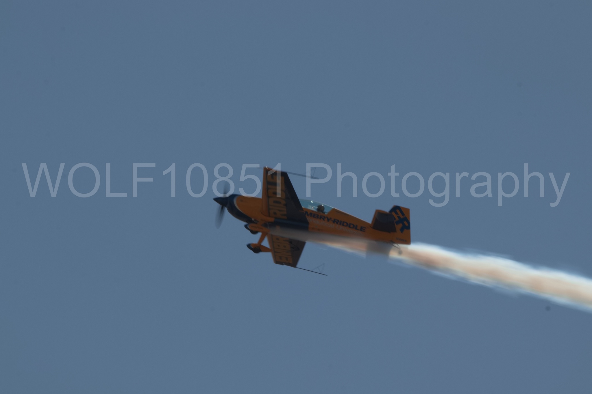 Aviation photography by WOLF10851 featuring California Capital Airshow 2018, Extra 300s, Matt Chapman, Embry Riddle.