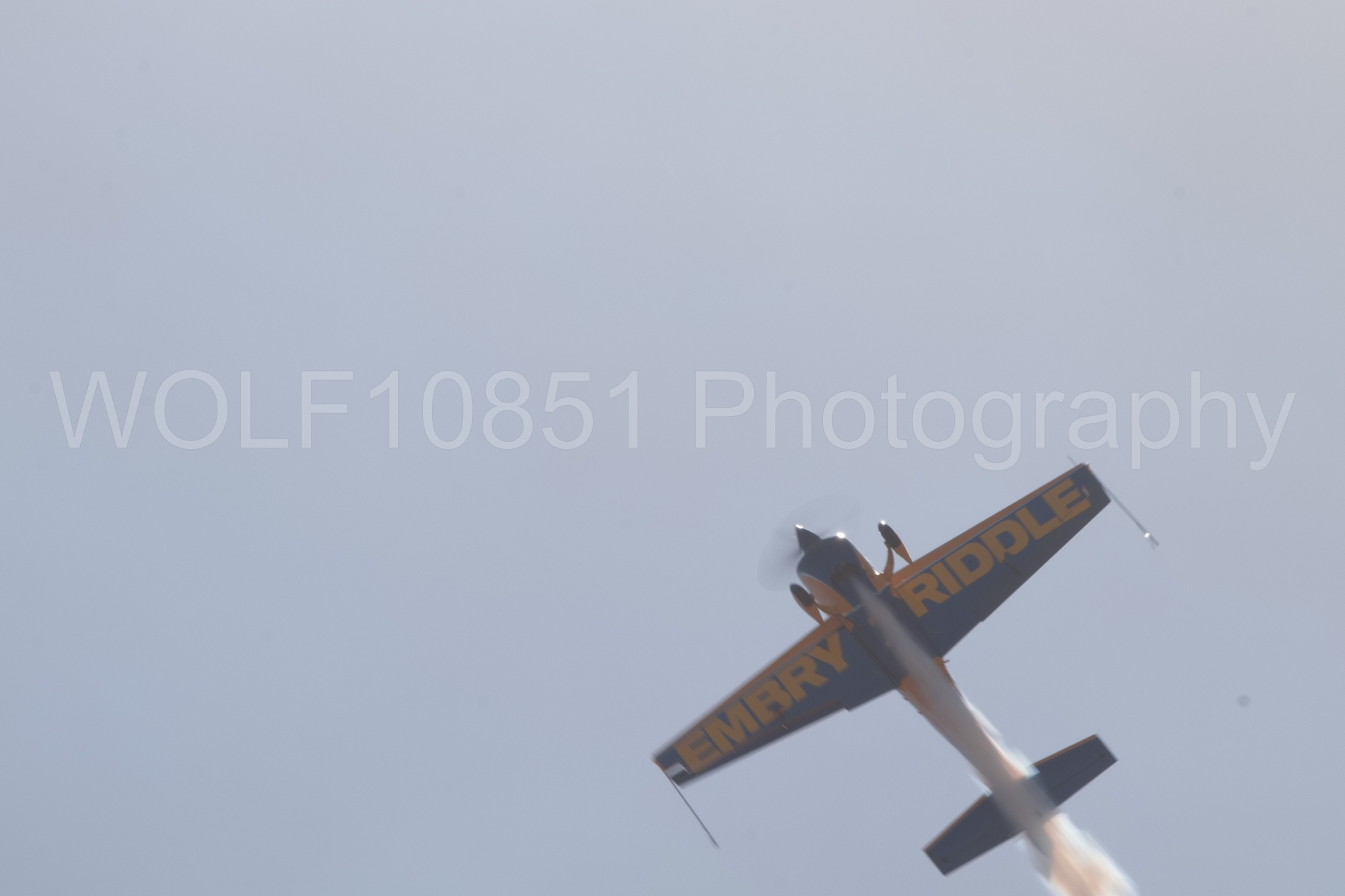 Aviation photography by WOLF10851 featuring California Capital Airshow 2018, Extra 300s, Matt Chapman, Embry Riddle.