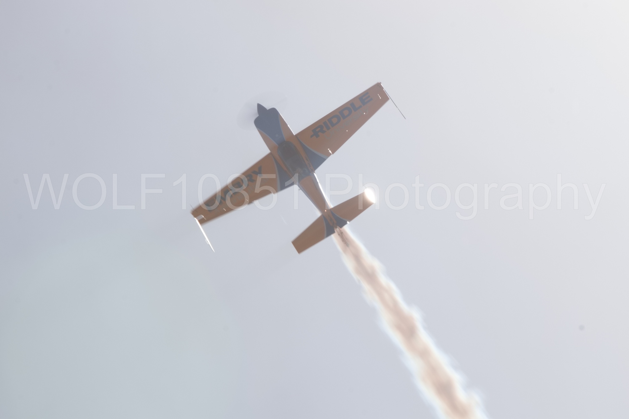 Aviation photography by WOLF10851 featuring California Capital Airshow 2018, Extra 300s, Matt Chapman, Embry Riddle.