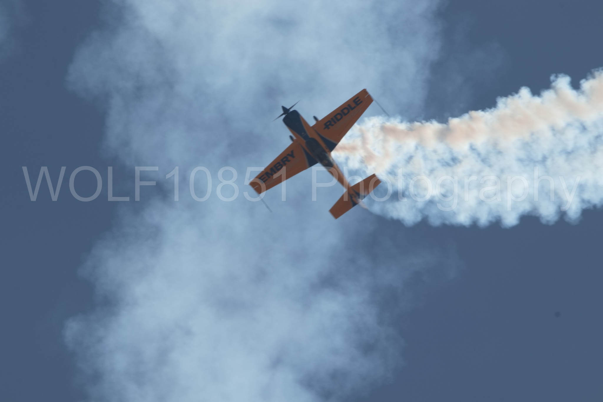 Aviation photography by WOLF10851 featuring California Capital Airshow 2018, Extra 300s, Matt Chapman, Embry Riddle.