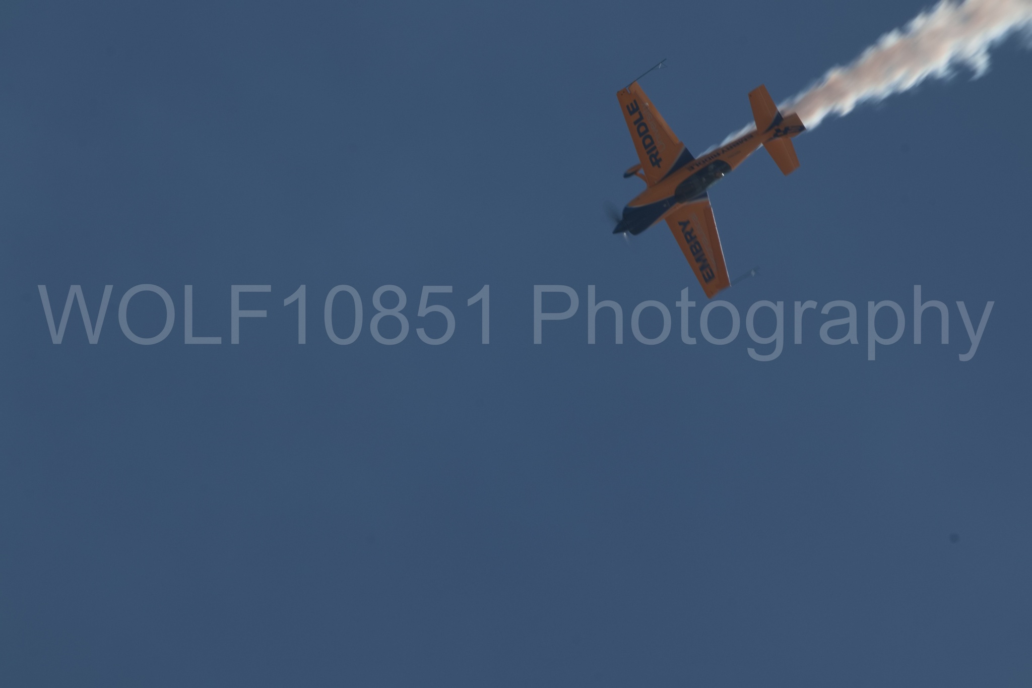 Aviation photography by WOLF10851 featuring California Capital Airshow 2018, Extra 300s, Matt Chapman, Embry Riddle.