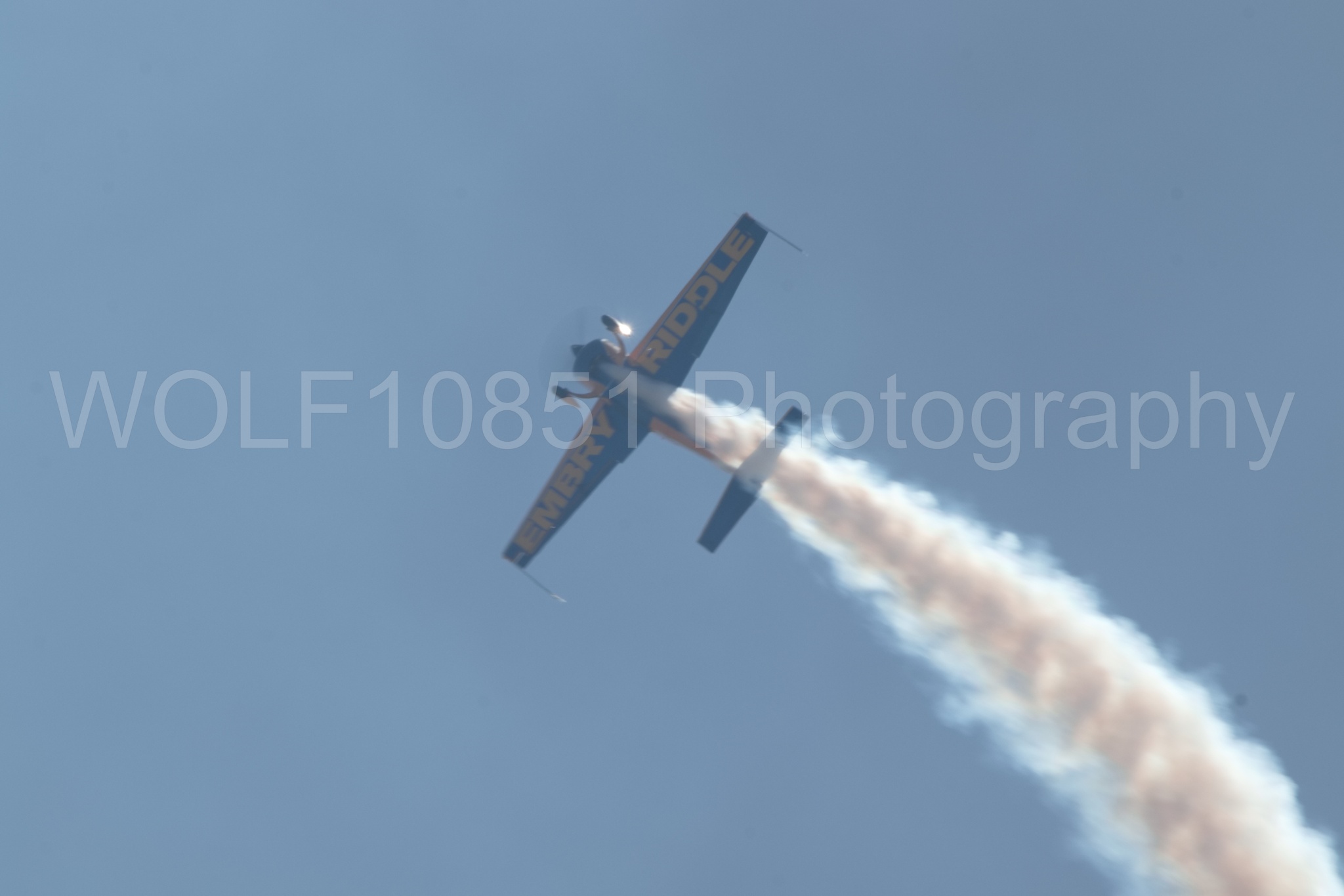 Aviation photography by WOLF10851 featuring California Capital Airshow 2018, Extra 300s, Matt Chapman, Embry Riddle.