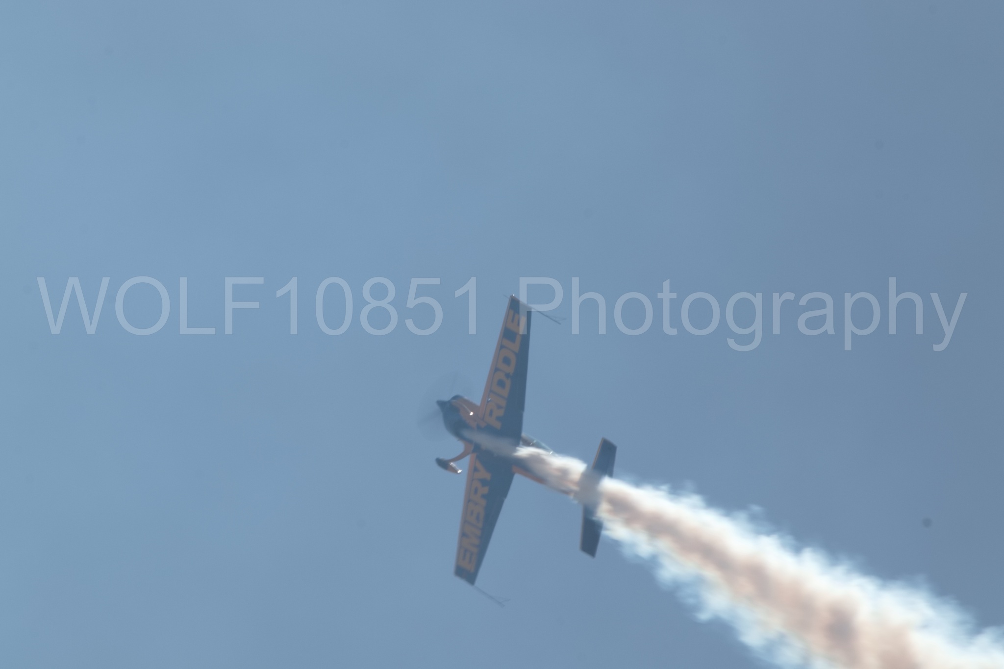 Aviation photography by WOLF10851 featuring California Capital Airshow 2018, Extra 300s, Matt Chapman, Embry Riddle.