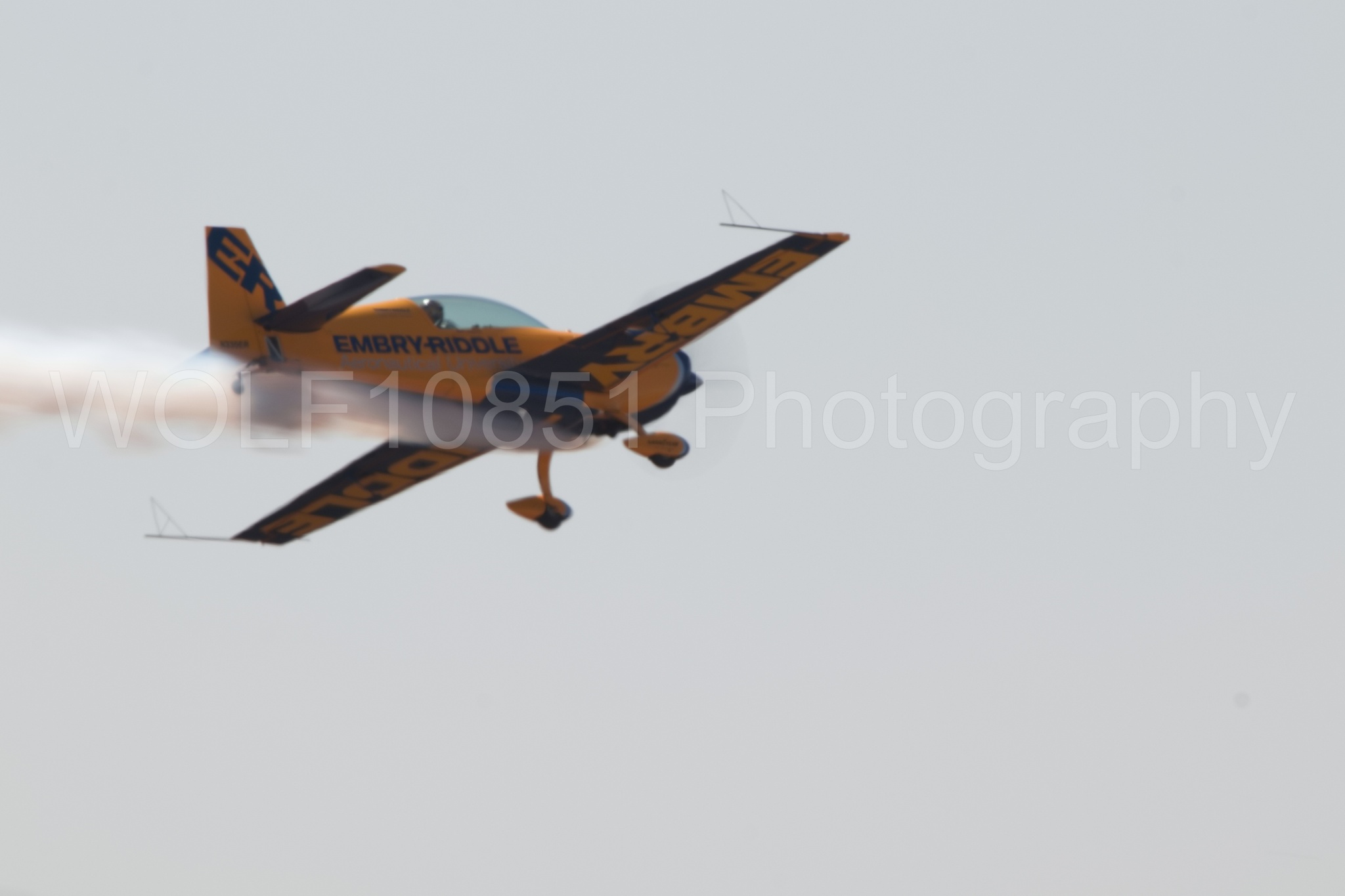Aviation photography by WOLF10851 featuring California Capital Airshow 2018, Extra 300s, Matt Chapman, Embry Riddle.