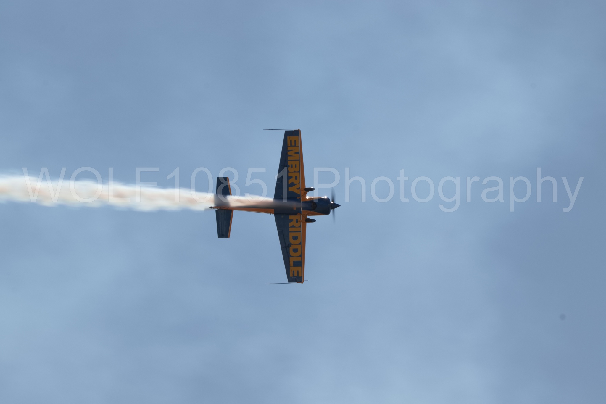 Aviation photography by WOLF10851 featuring California Capital Airshow 2018, Extra 300s, Matt Chapman, Embry Riddle.