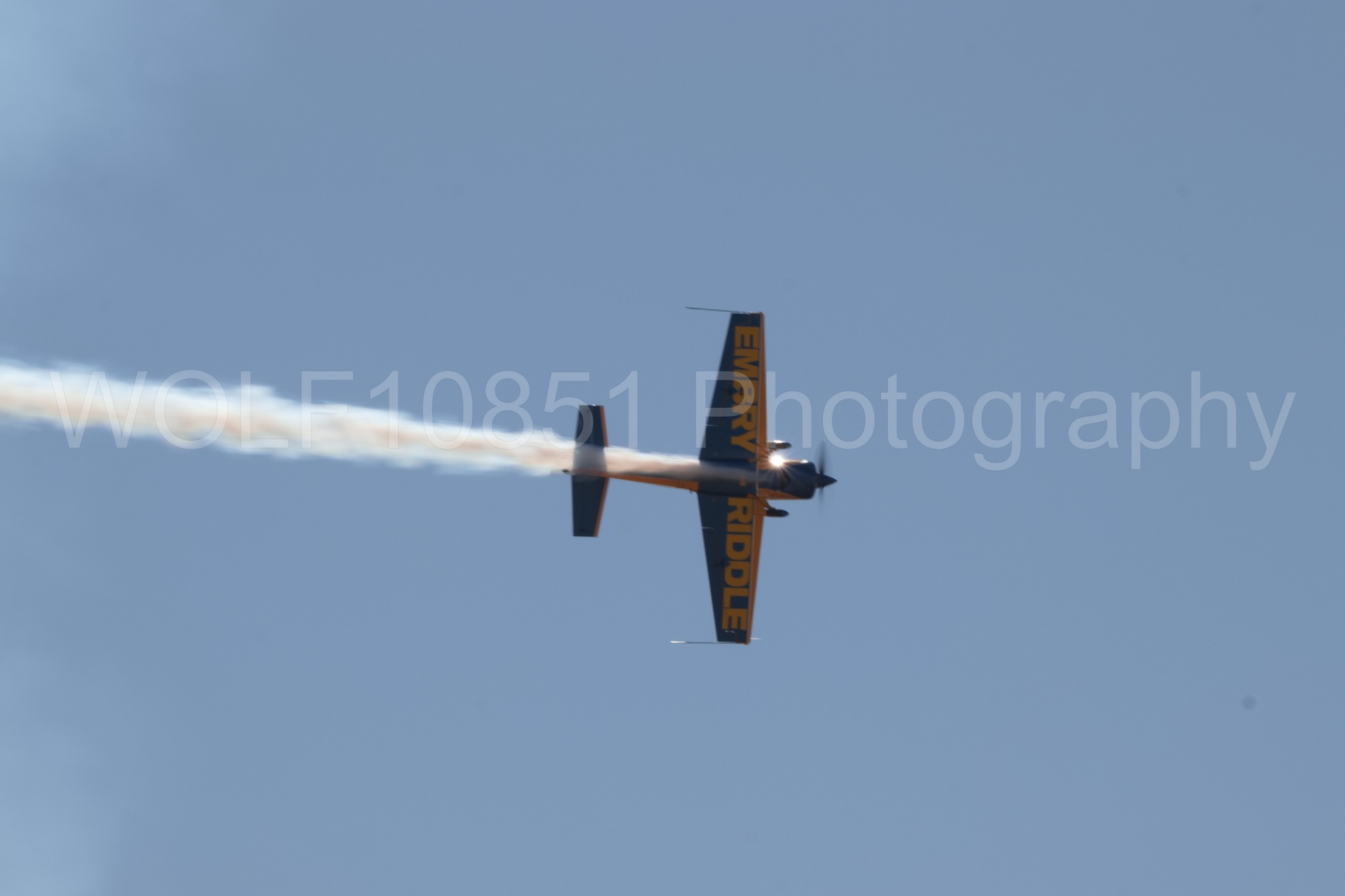 Aviation photography by WOLF10851 featuring California Capital Airshow 2018, Extra 300s, Matt Chapman, Embry Riddle.