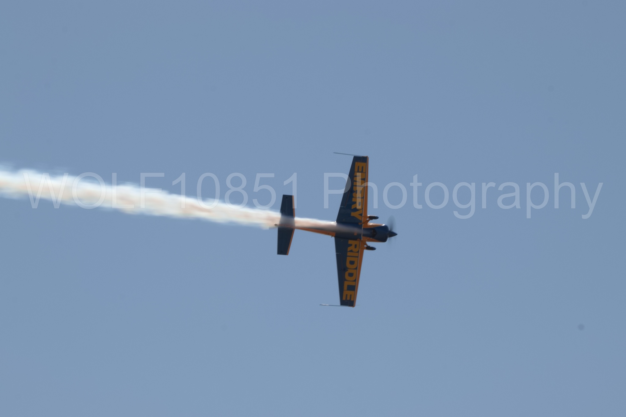 Aviation photography by WOLF10851 featuring California Capital Airshow 2018, Extra 300s, Matt Chapman, Embry Riddle.