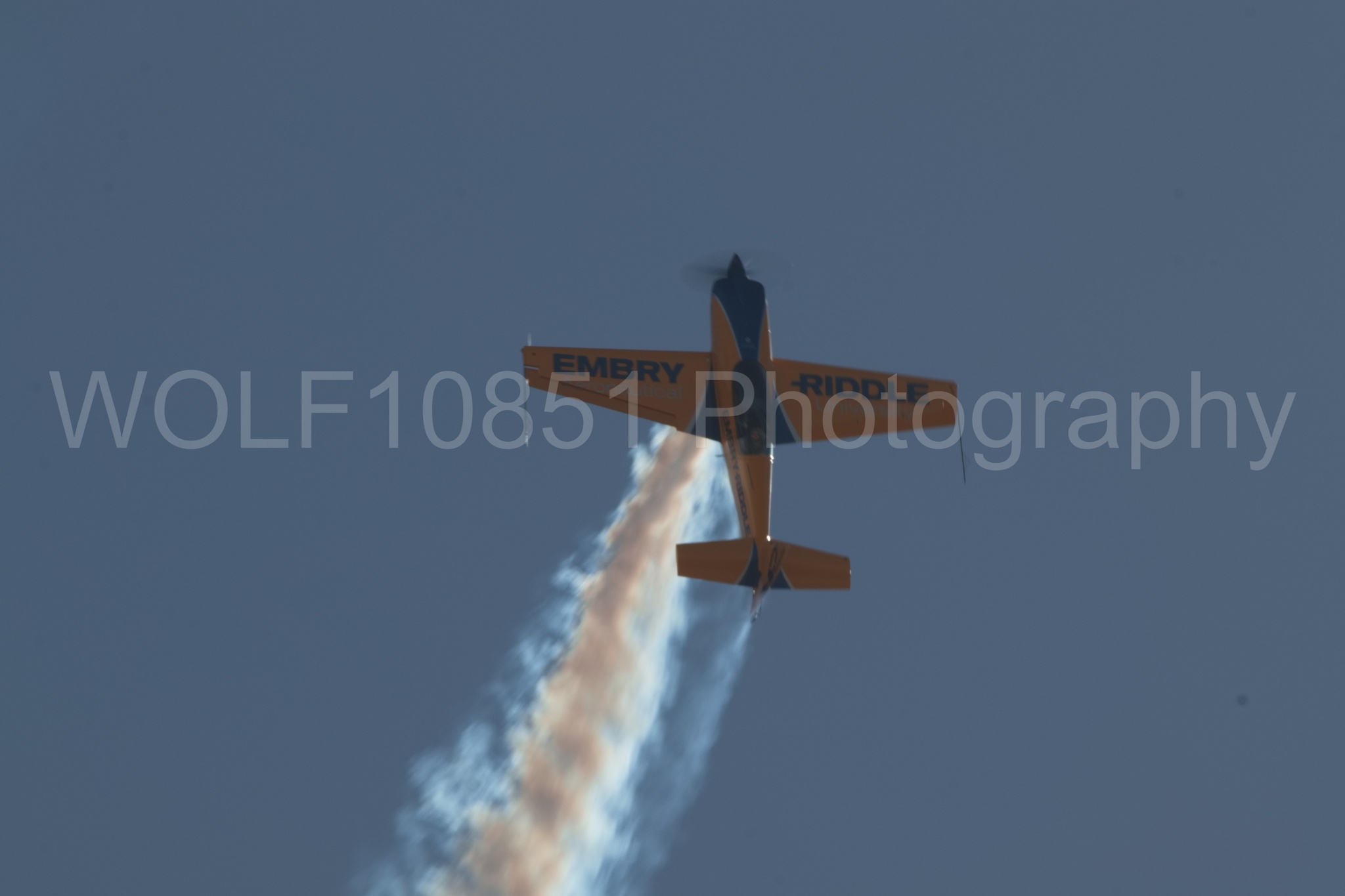 Aviation photography by WOLF10851 featuring California Capital Airshow 2018, Extra 300s, Matt Chapman, Embry Riddle.