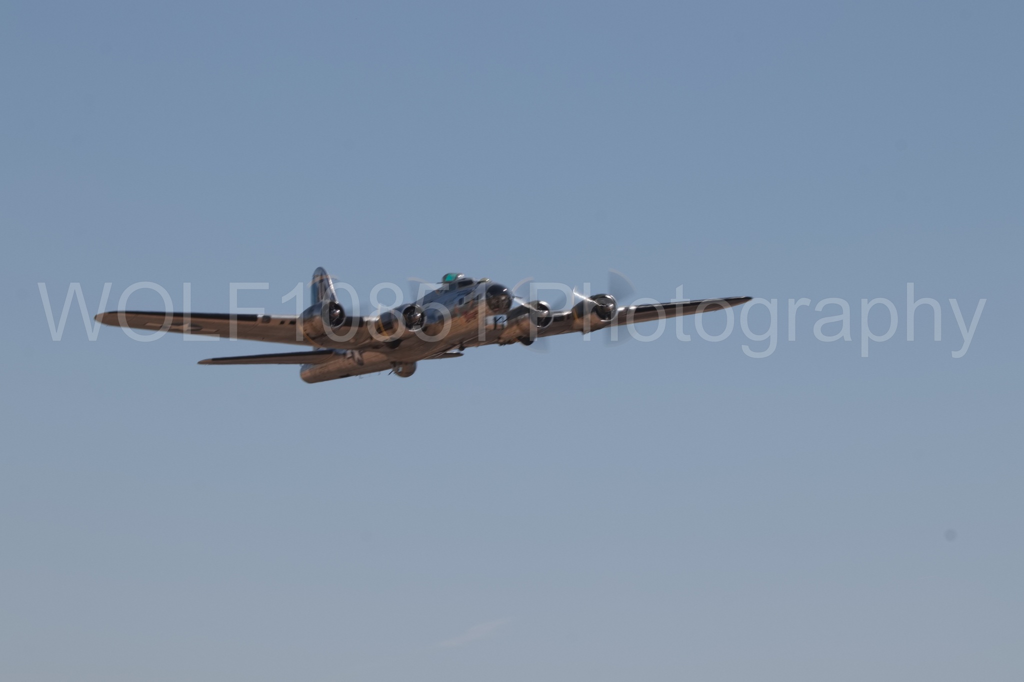 Aviation photography by WOLF10851 featuring California Capital Airshow 2018, B-17 Flying Fortress.