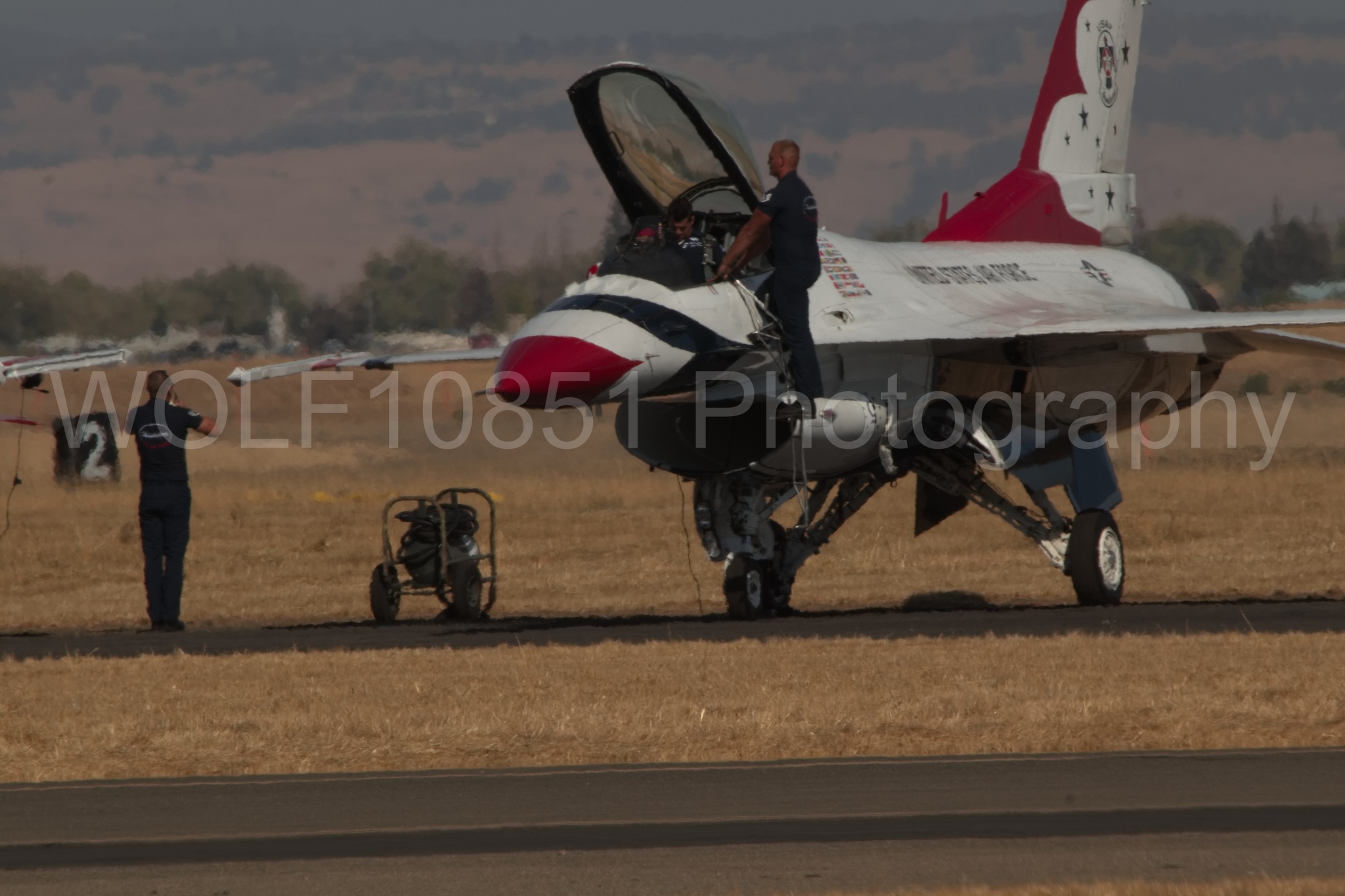 Aviation photography by WOLF10851 featuring F-16 Fighting Falcon, Thunderbirds, Red White and Blue, Static Display, California Capital Airshow 2018.
