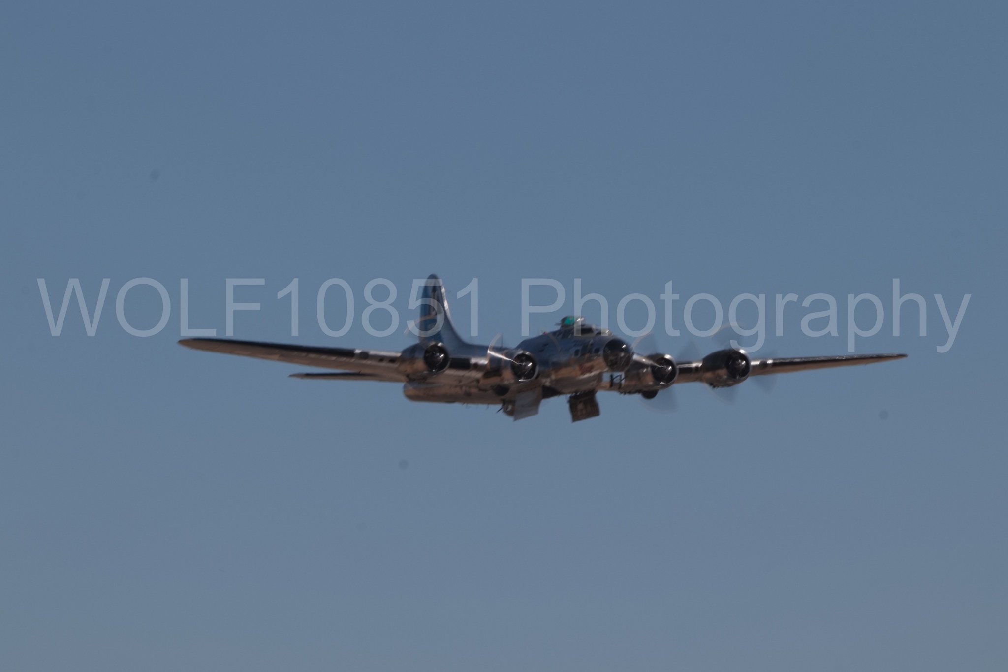 Aviation photography by WOLF10851 featuring California Capital Airshow 2018, B-17 Flying Fortress, Sentimental Journey.