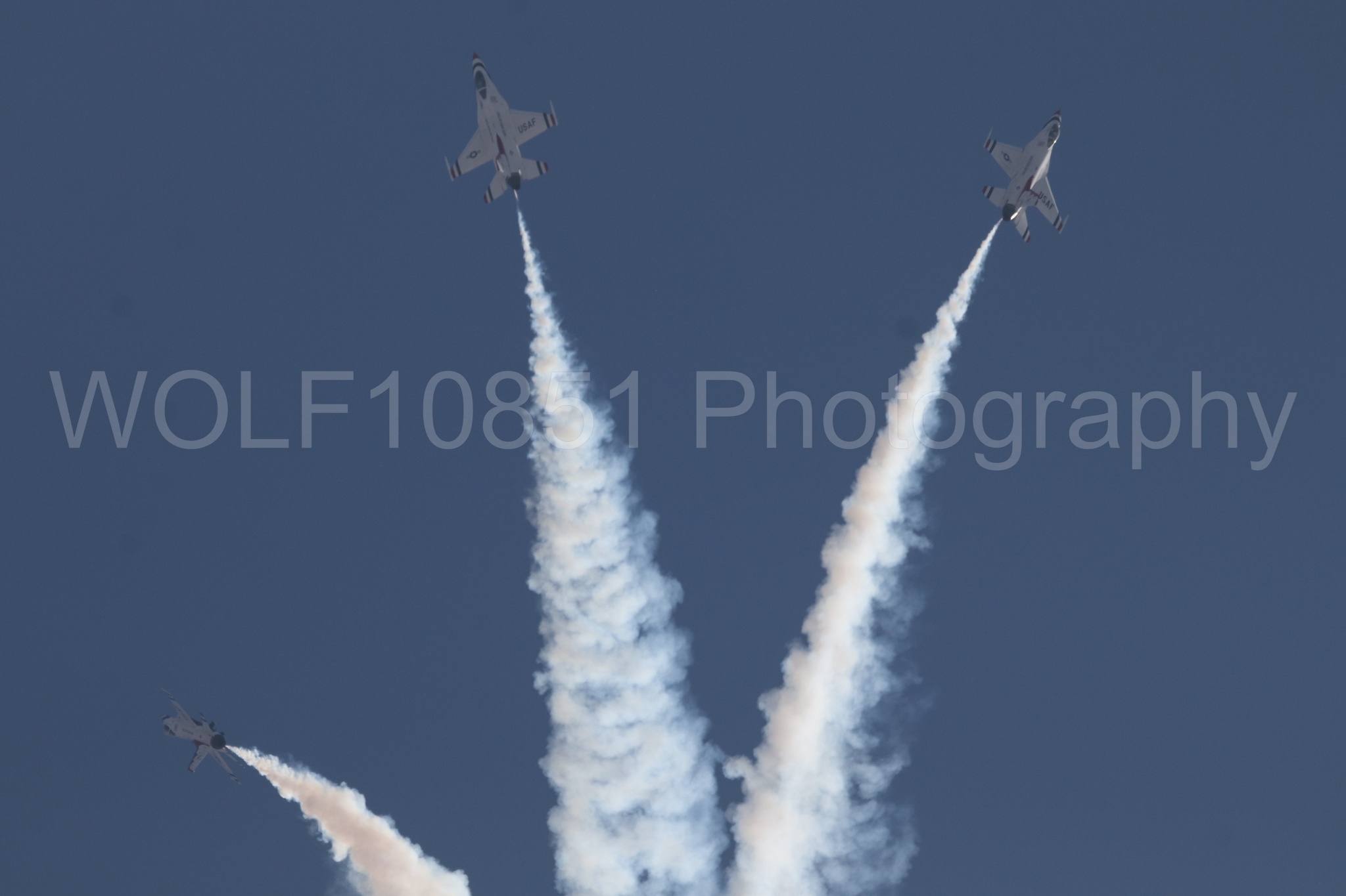 Aviation photography by WOLF10851 featuring F-16 Fighting Falcon, Thunderbirds, California Capital Airshow 2023.