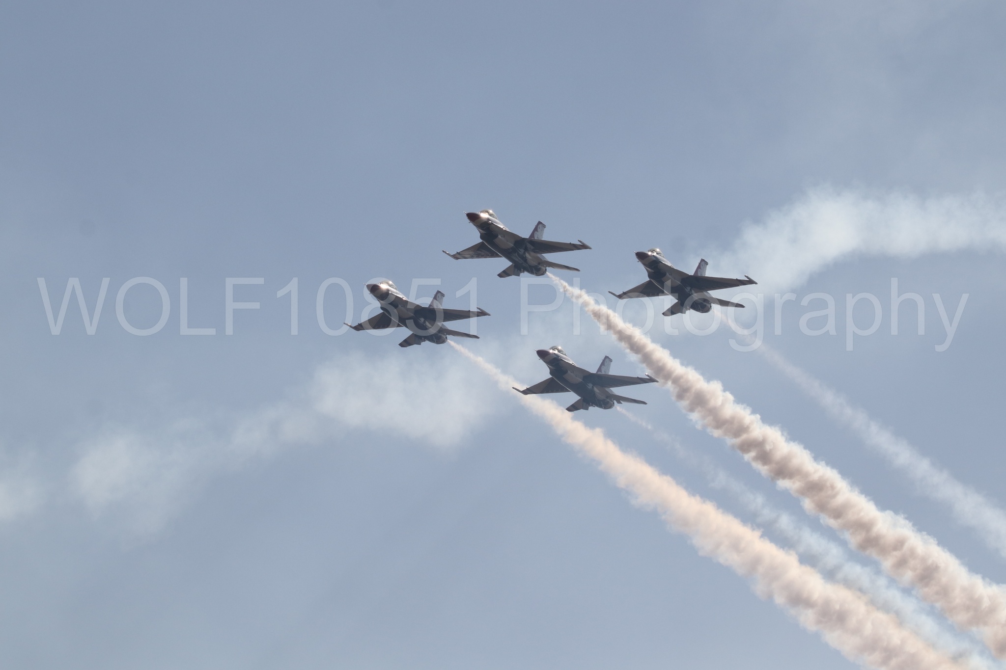 Aviation photography by WOLF10851 featuring F-16 Fighting Falcon, Thunderbirds, California Capital Airshow 2023.