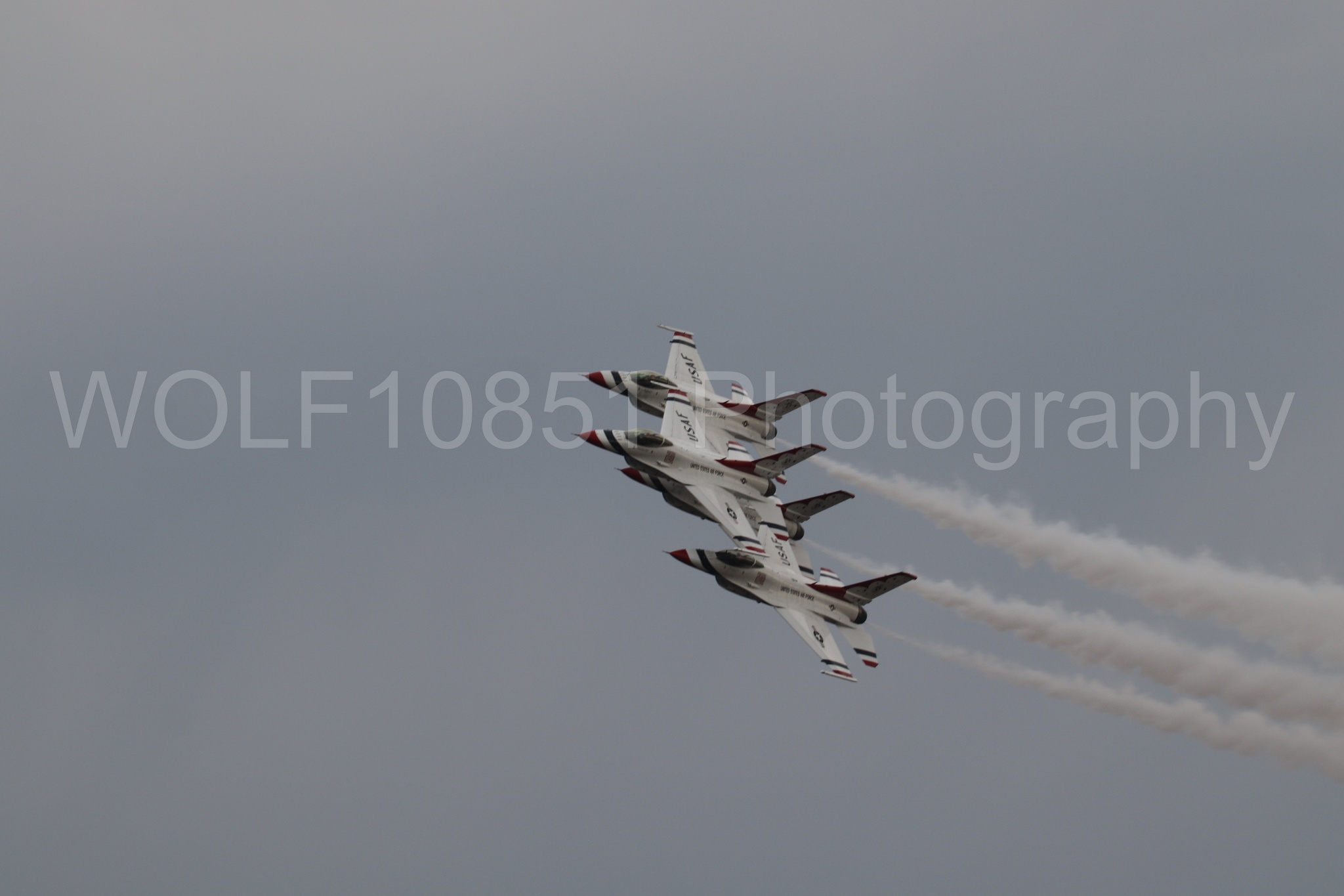 Aviation photography by WOLF10851 featuring F-16 Fighting Falcon, Thunderbirds, Red White and Blue.