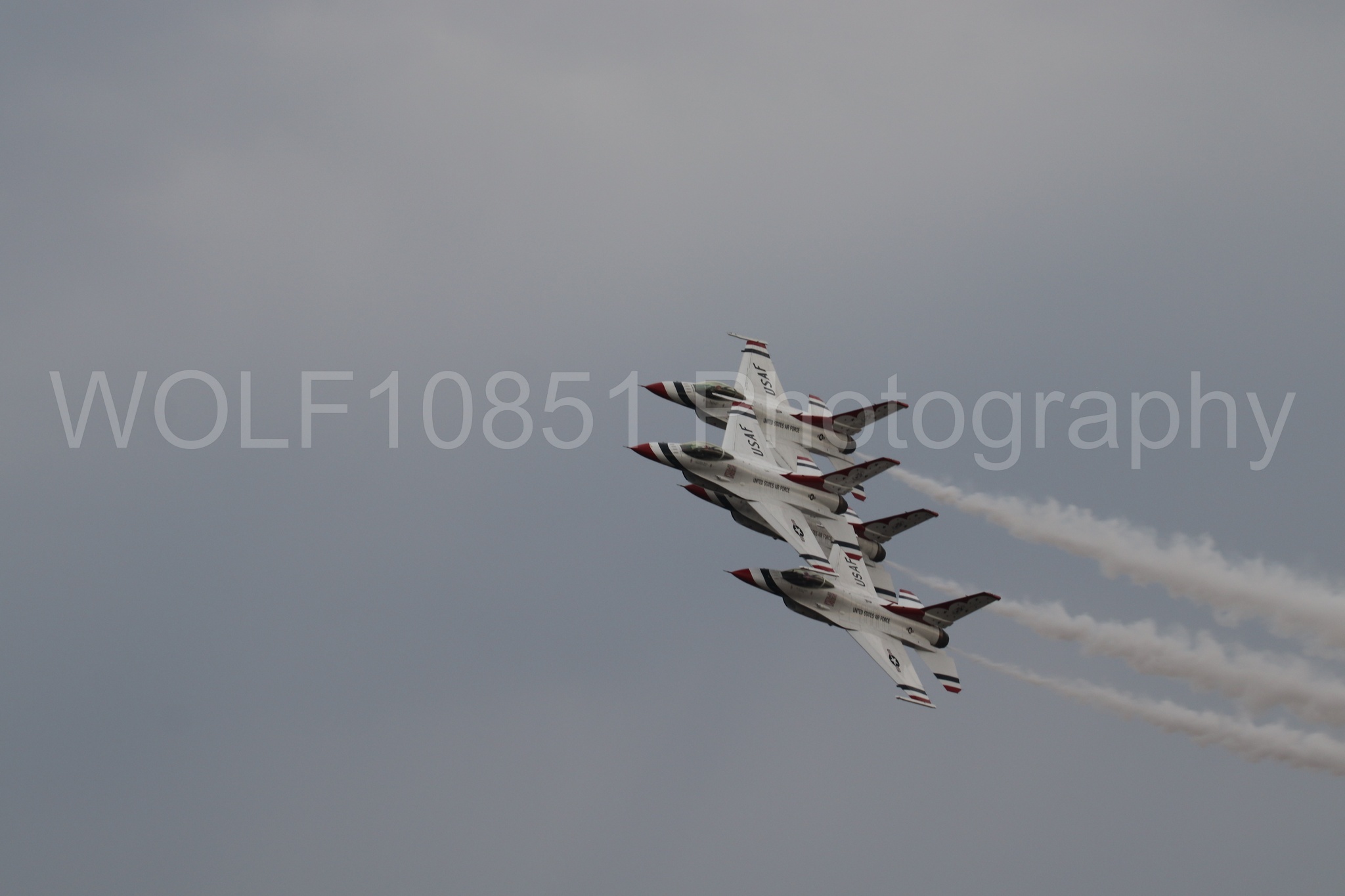 Aviation photography by WOLF10851 featuring F-16 Fighting Falcon, Thunderbirds, Red White and Blue.