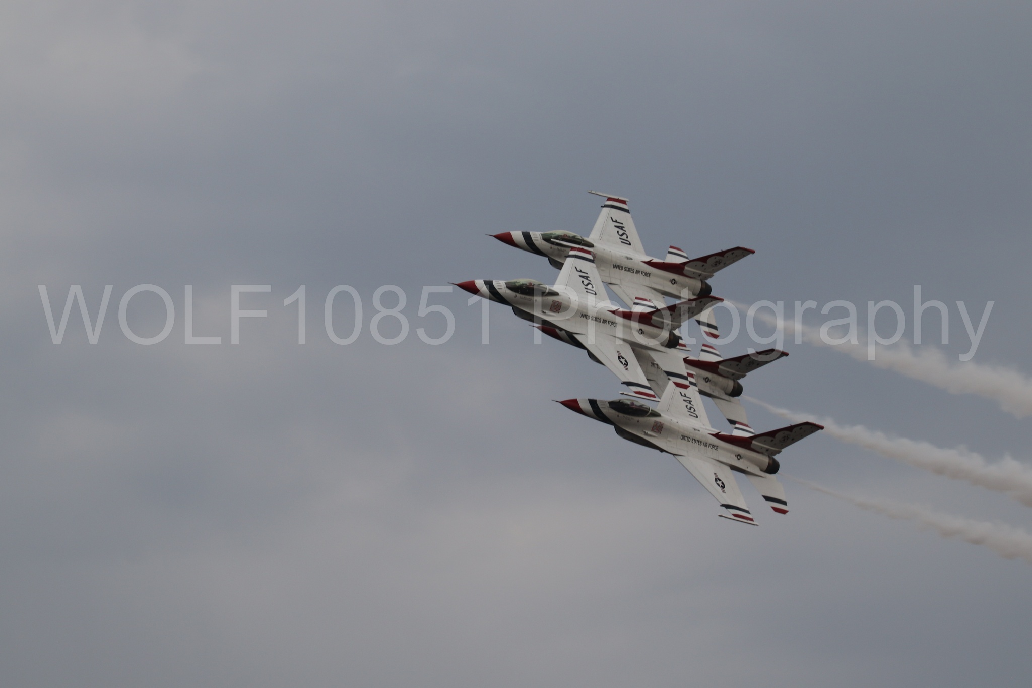 Aviation photography by WOLF10851 featuring F-16 Fighting Falcon, Thunderbirds, Red White and Blue, California Capital Airshow 2024.
