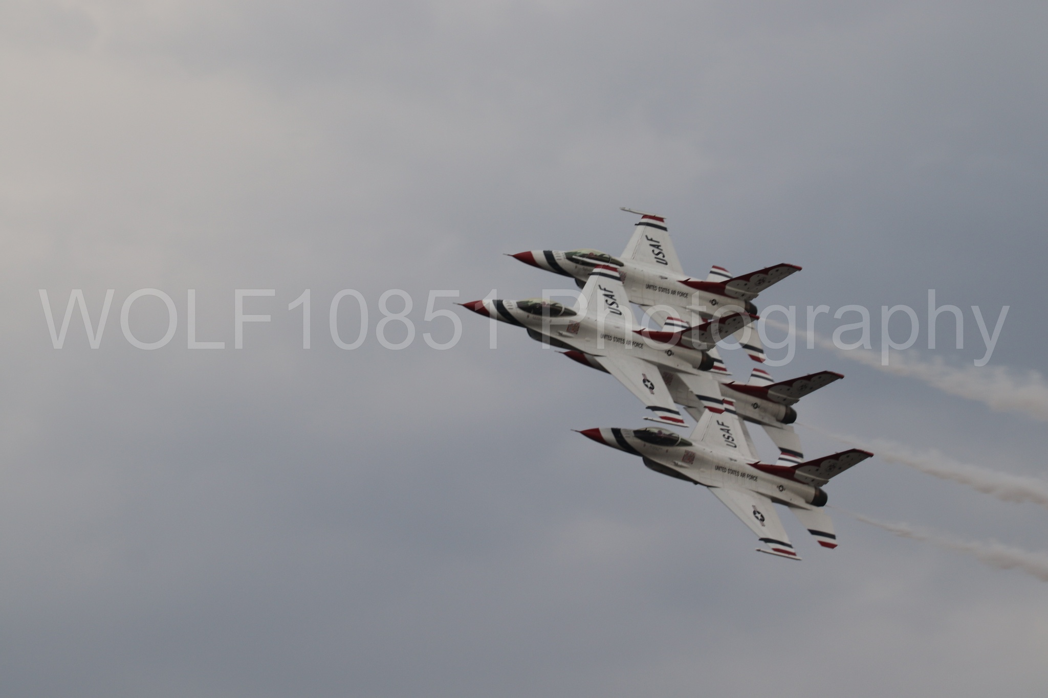 Aviation photography by WOLF10851 featuring F-16 Fighting Falcon, Thunderbirds, Red White and Blue, California Capital Airshow 2024.