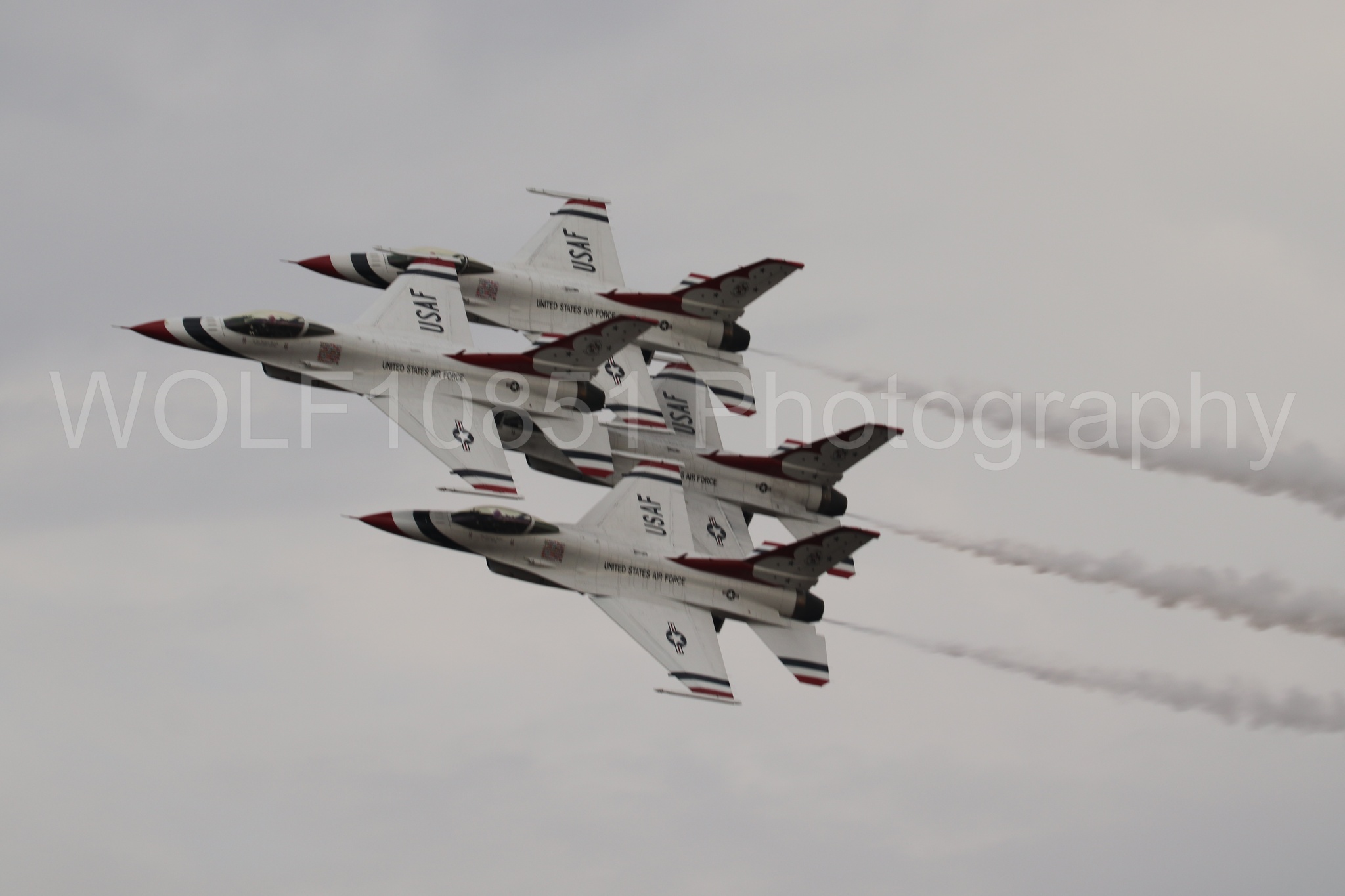 Aviation photography by WOLF10851 featuring F-16 Fighting Falcon, Thunderbirds, Red White and Blue, California Capital Airshow 2024.