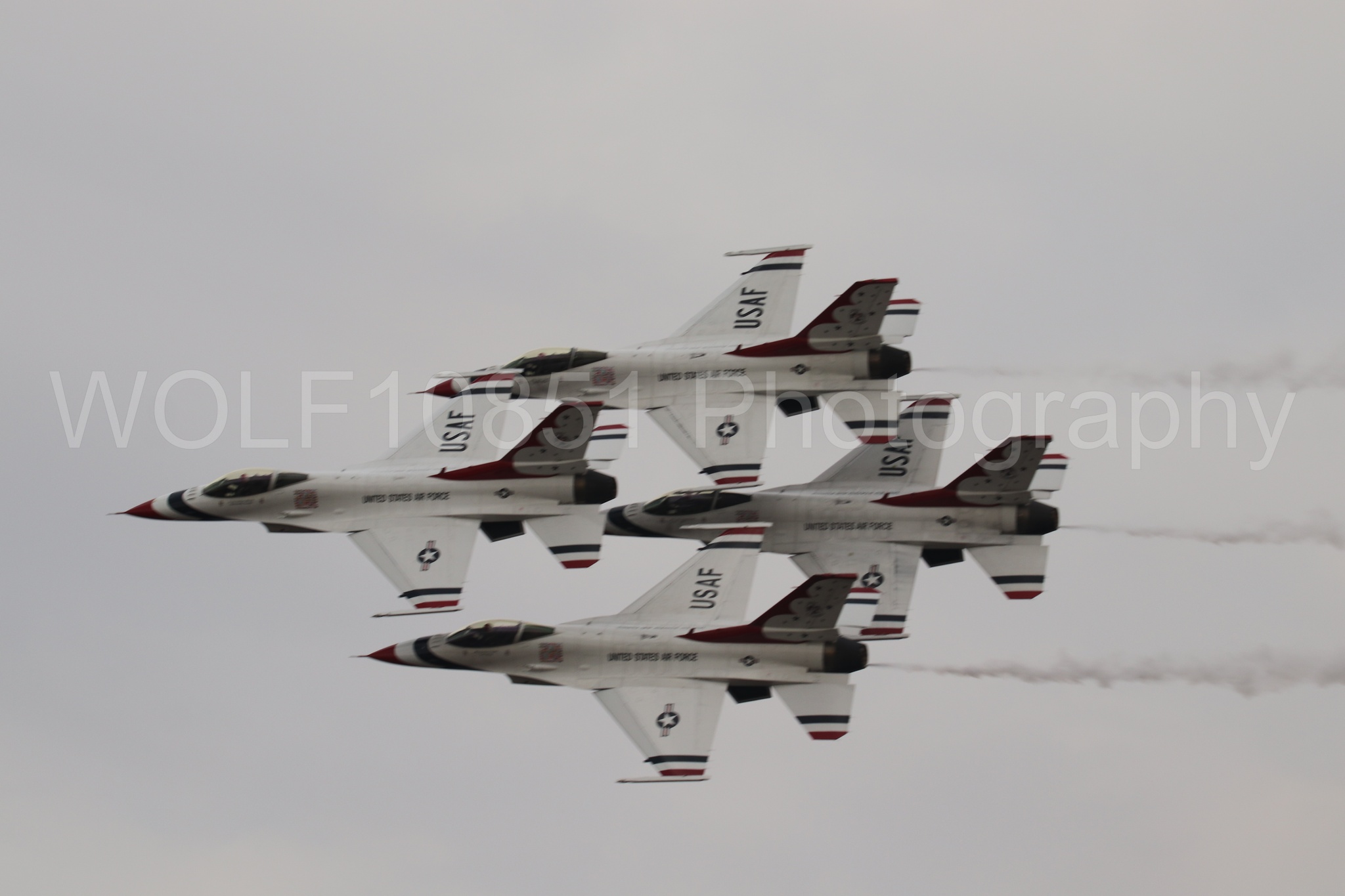Aviation photography by WOLF10851 featuring F-16 Fighting Falcon, Thunderbirds, Red White and Blue, California Capital Airshow 2024.