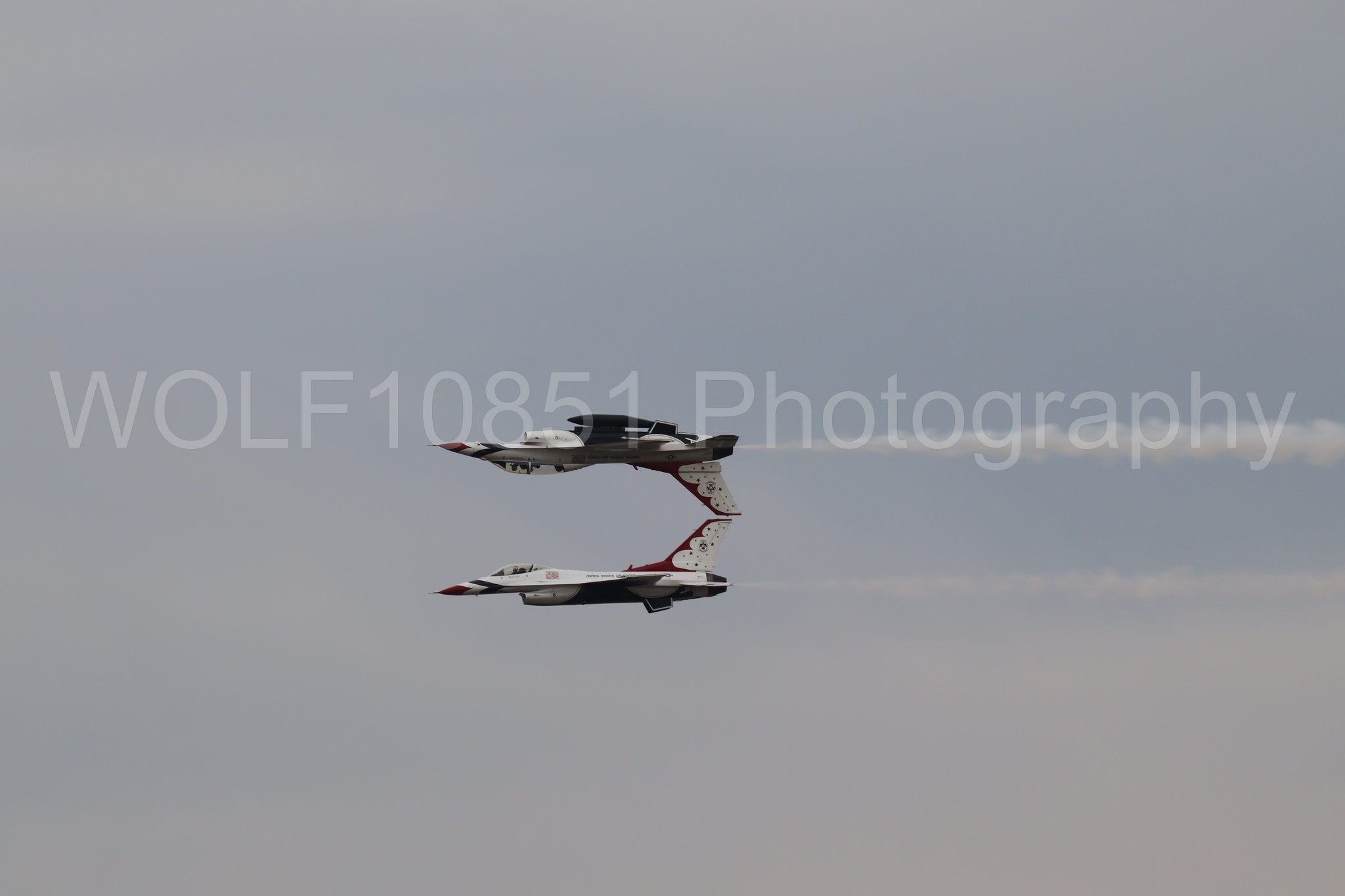 Aviation photography by WOLF10851 featuring F-16 Fighting Falcon, Thunderbirds, Red White and Blue.