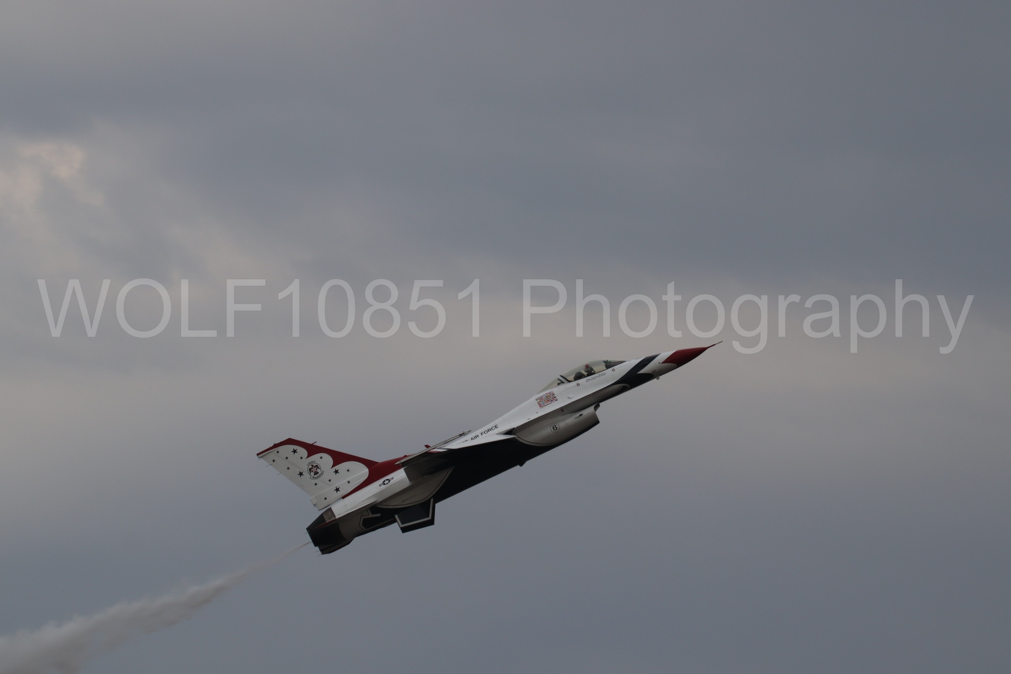 Aviation photography by WOLF10851 featuring F-16 Fighting Falcon, Thunderbirds, Red White and Blue, California Capital Airshow 2024.